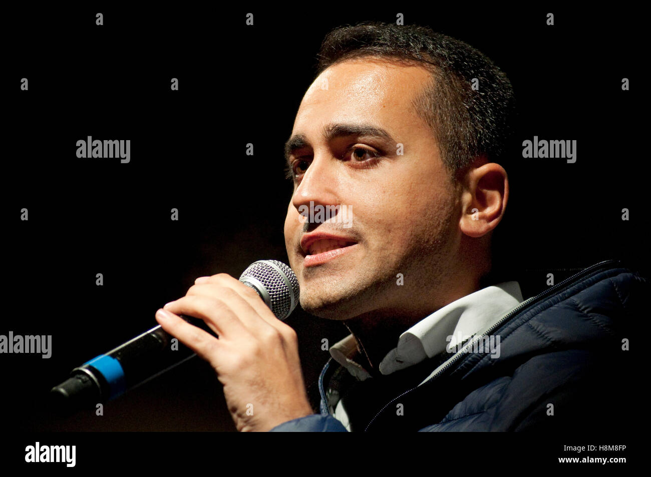 12/11/2016 Italie, Lombardie, Crema, Luigi Di Maio, Vice-président de la Chambre des députés pour le mouvement 5 étoiles Banque D'Images