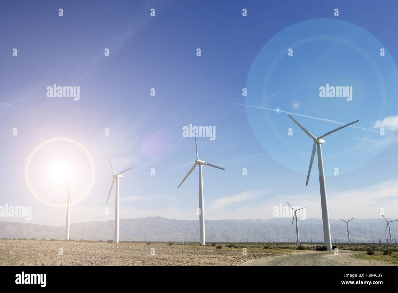 Eolienne et soleil Banque D'Images