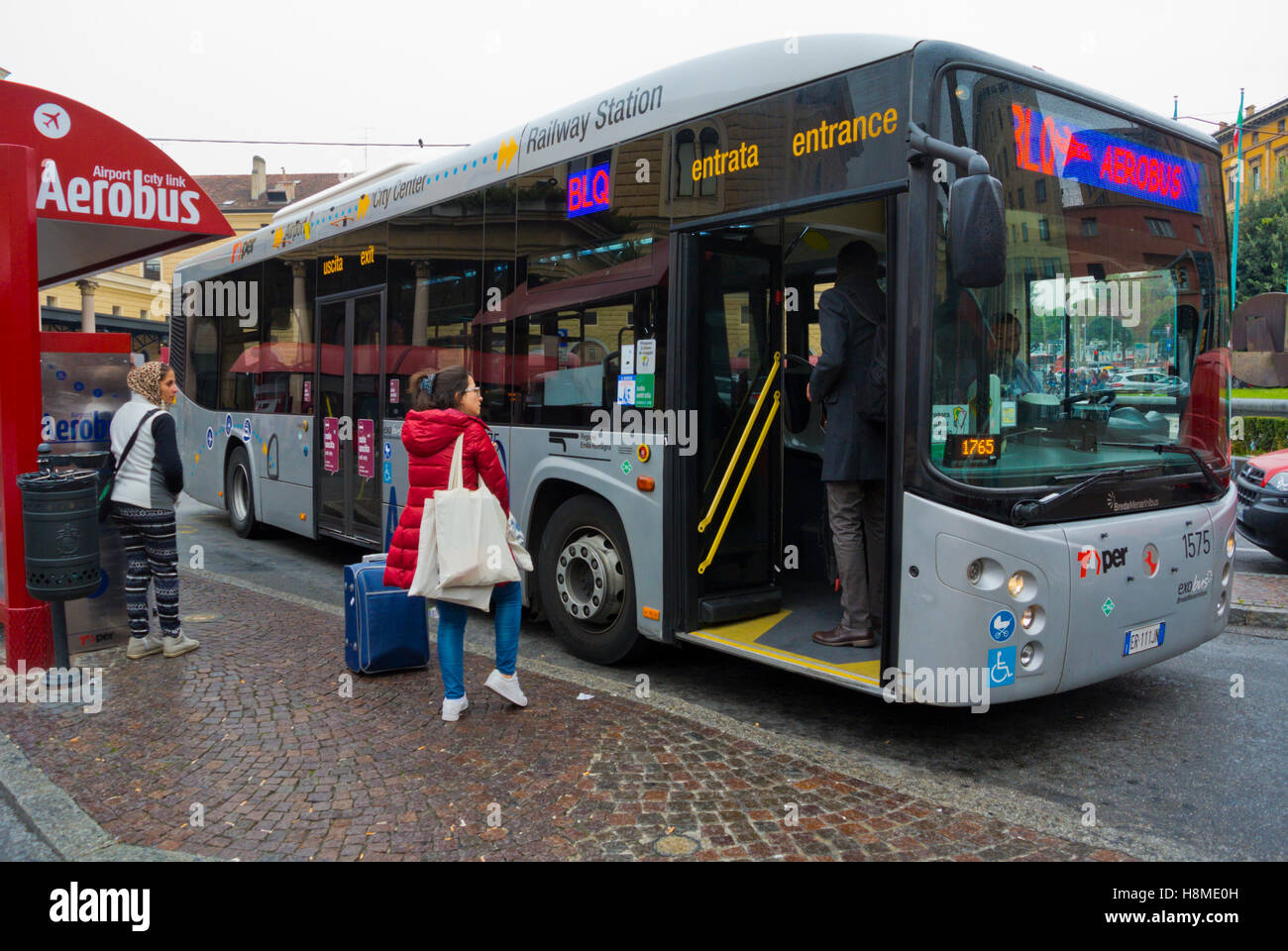 L'Aérobus, bus pour l'aéroport, Bologne, Emilie-Romagne, Italie Banque D'Images
