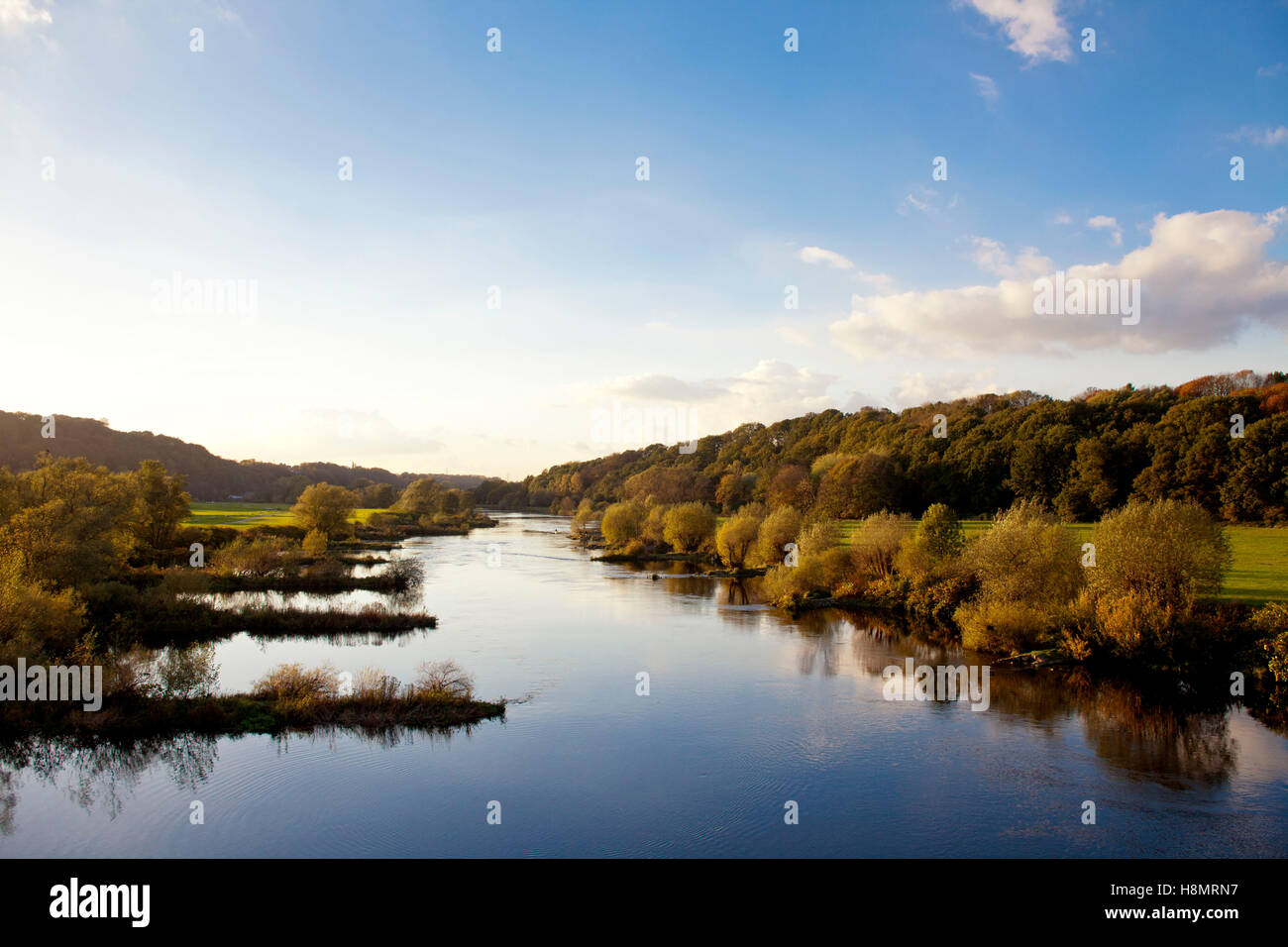 L'Allemagne, la Ruhr, entre la rivière Ruhr Hattingen et Bochum. Banque D'Images