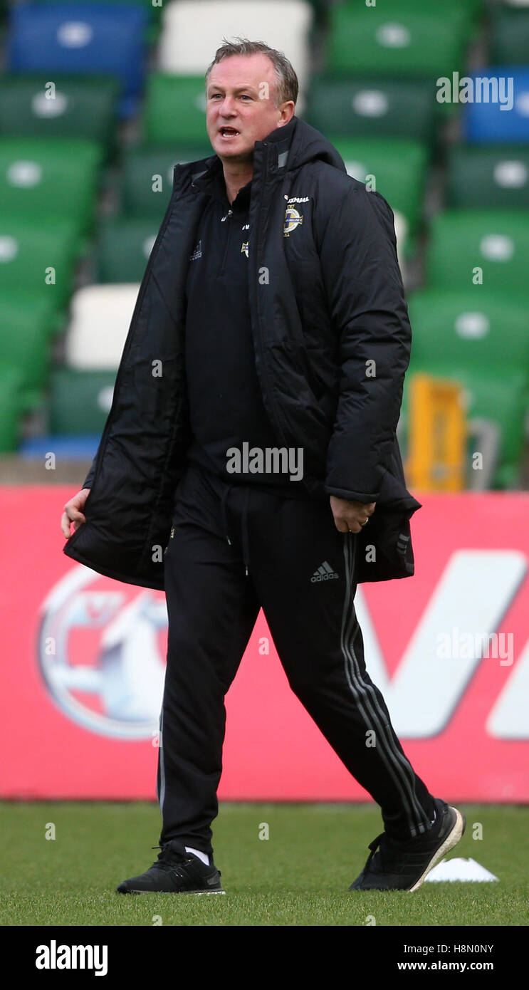 L'Irlande du Manager Michael O'Neill lors d'une session de formation à Windsor Park, Belfast. Banque D'Images