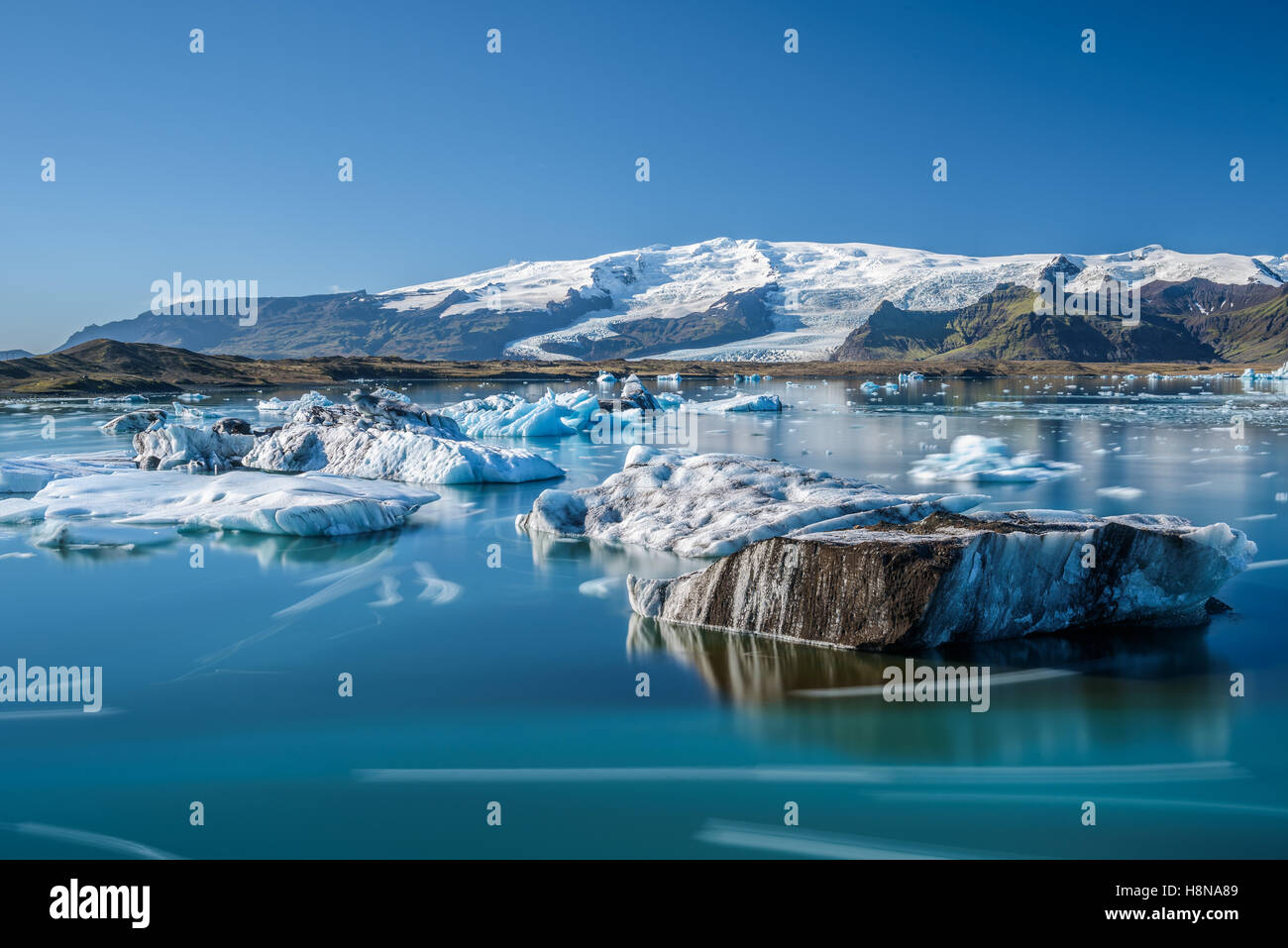 Des icebergs de la lagune glaciaire du Jökulsárlón, Islande. Banque D'Images