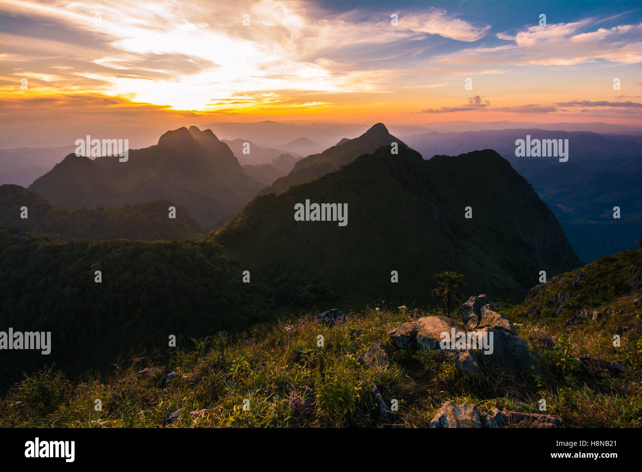 Raylight coucher du soleil Paysage à Doi Luang Chiang Dao, haute montagne dans la province de Chiang Mai, Thaïlande Banque D'Images