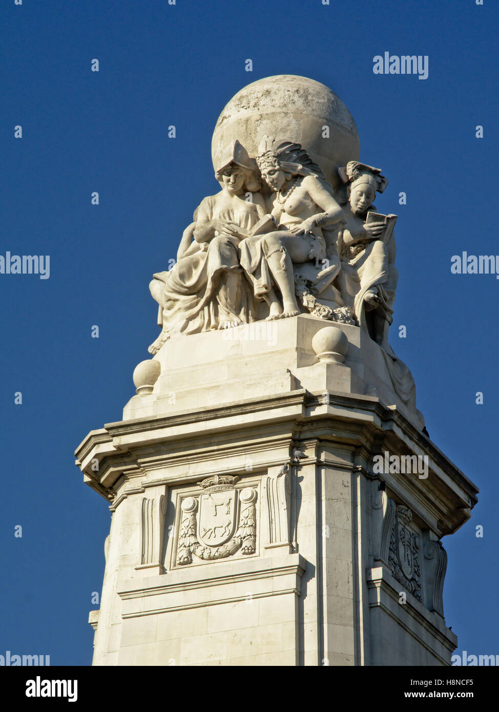 Détail de Cervantes monument sur la 'Plaza de Espana' square, Madrid Banque D'Images
