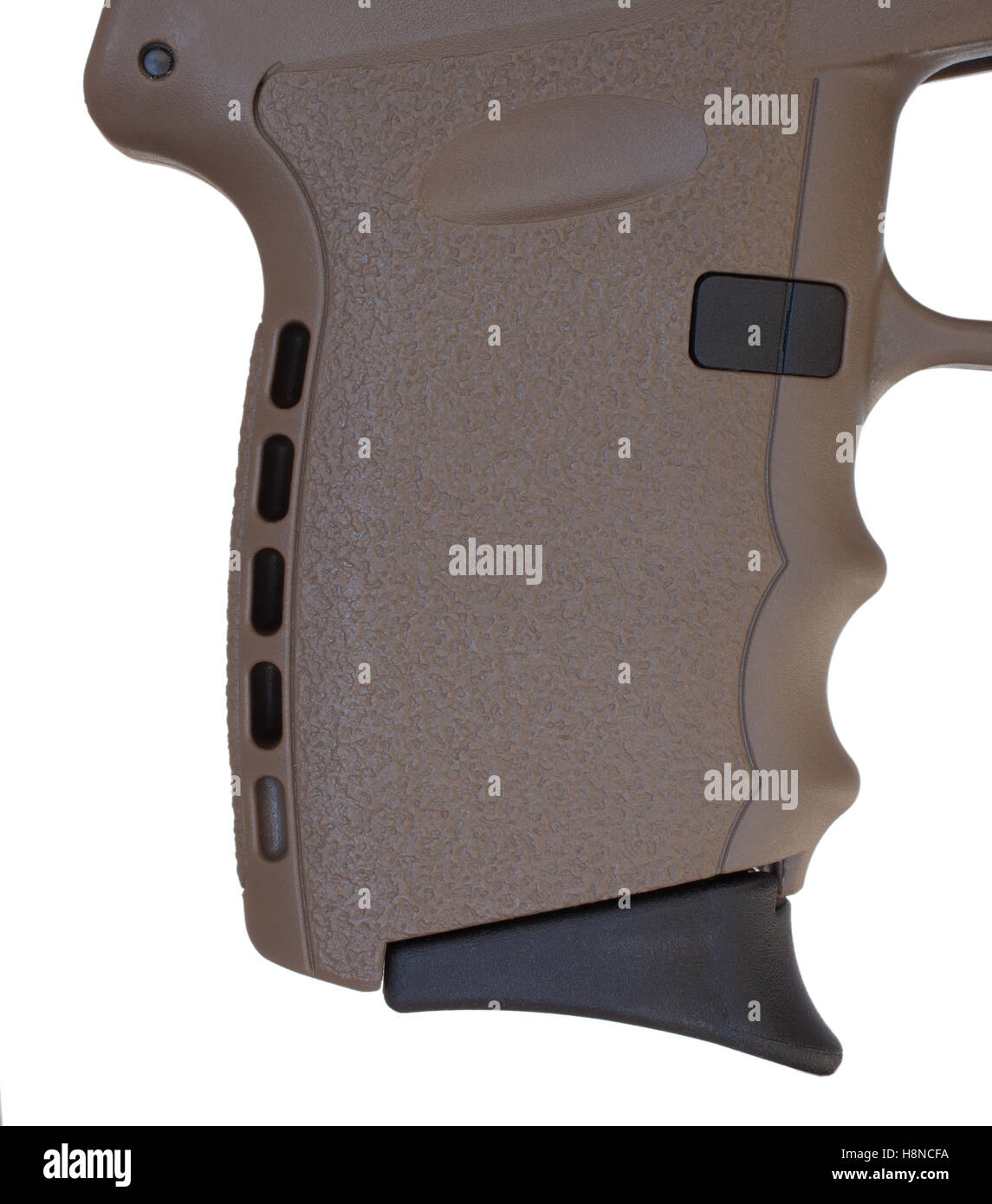 Poignée de pistolet sur un polymère brun handgun isolated on white Banque D'Images