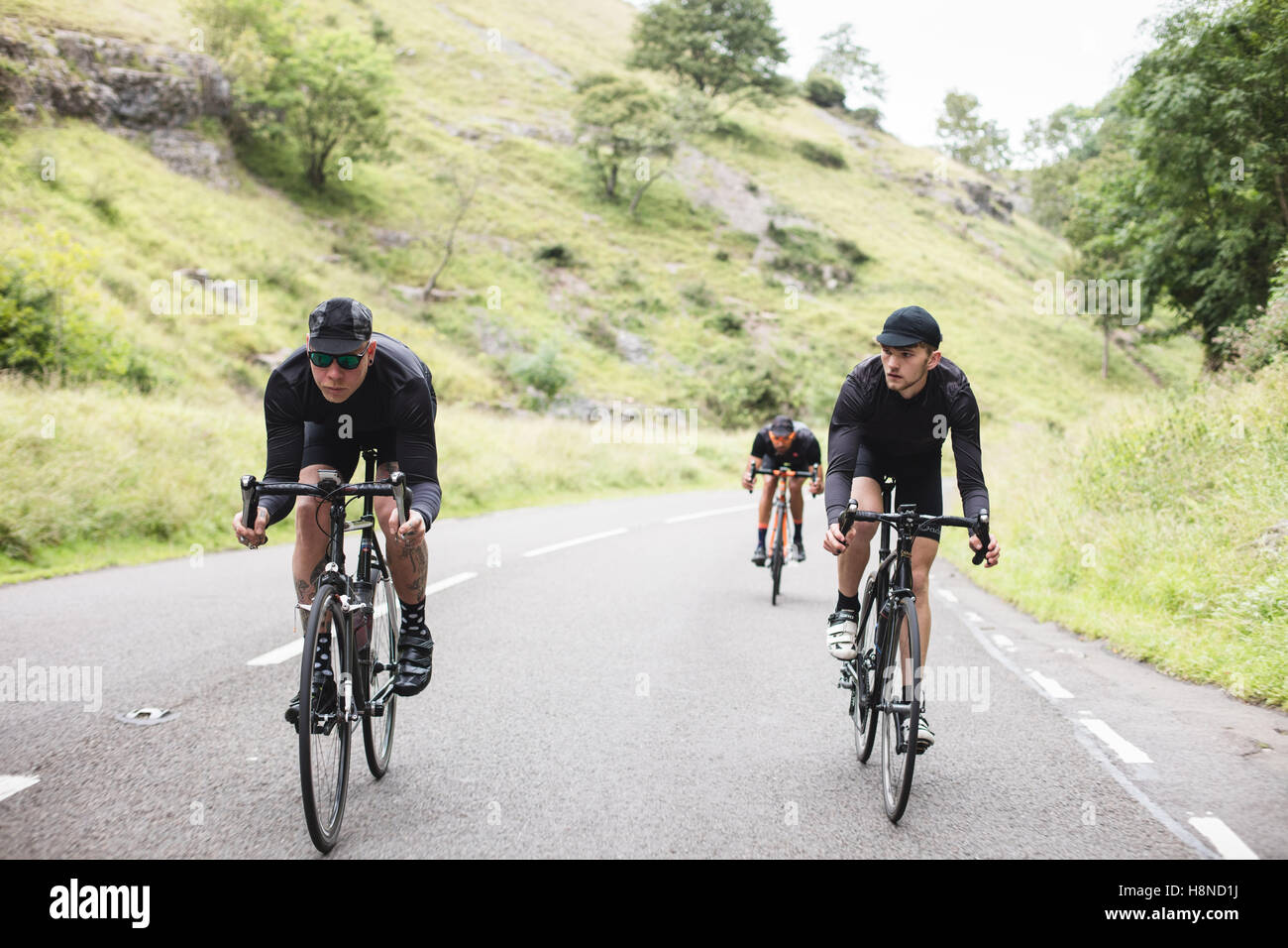 Un groupe de cyclistes sur route prendre Cheddar George, Royaume-Uni Banque D'Images