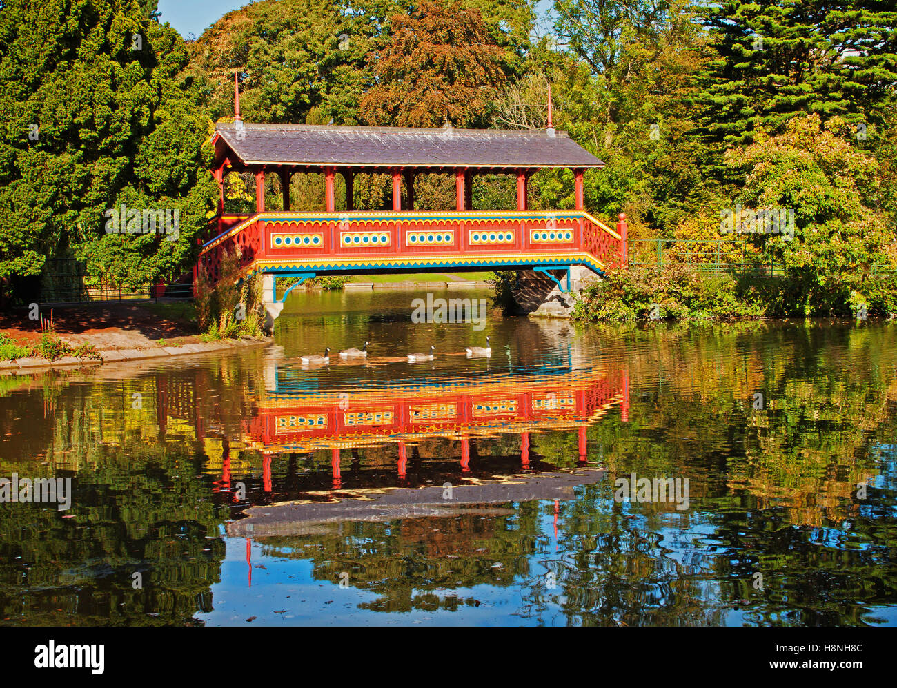 Reflets de la Swiss Bridge Banque D'Images