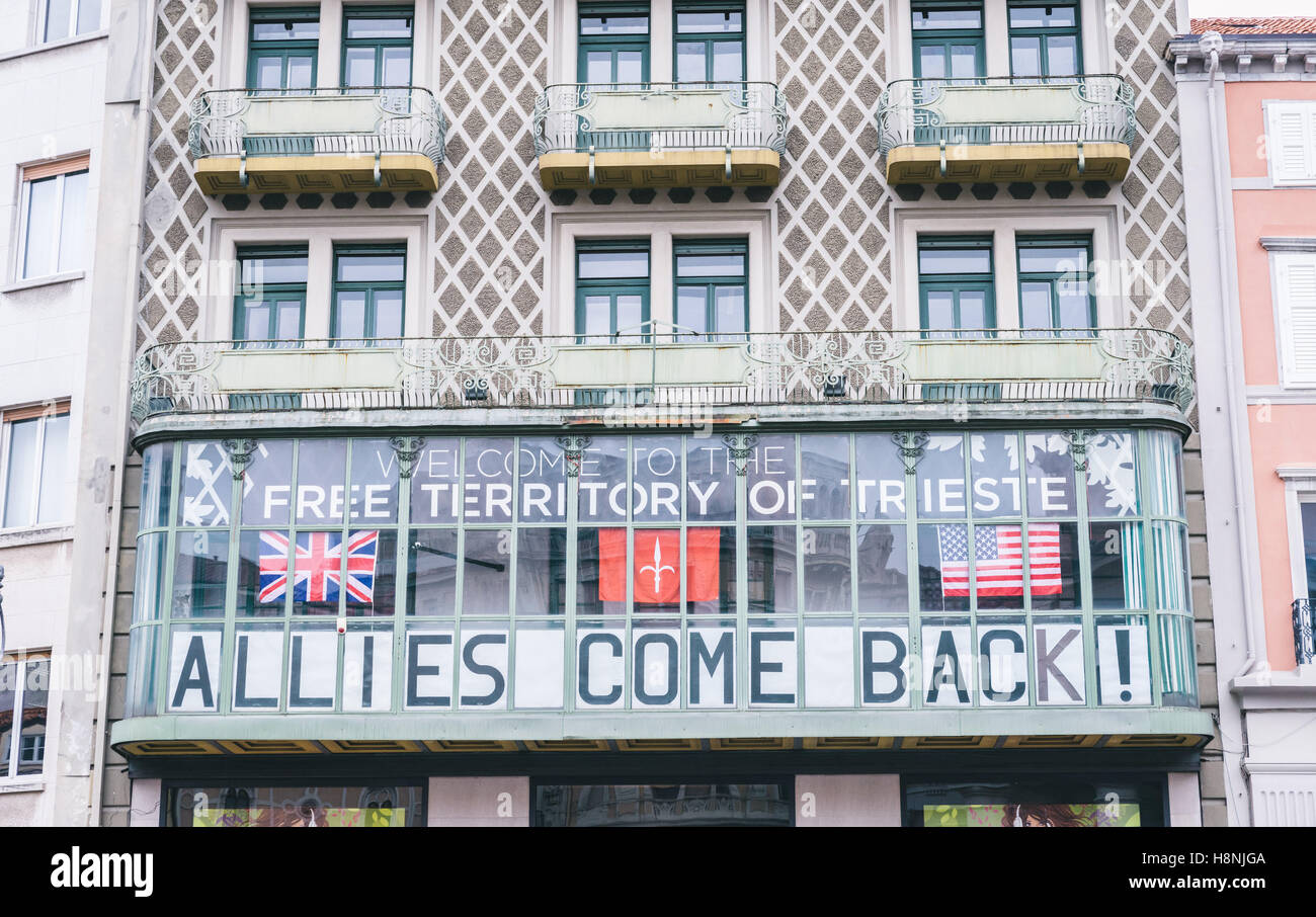 Un signe dans le centre de Trieste dans le Frioul-Vénétie julienne Banque D'Images