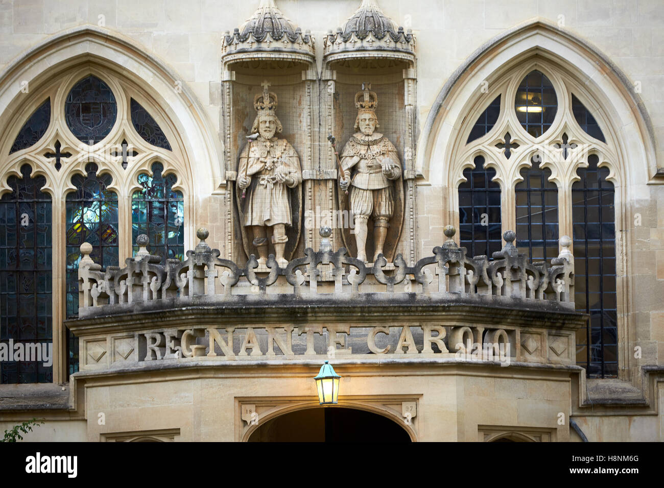 Le portique de l'entrée hall à l'Oriel College commémore le règne de Charles I dans la pierre percée Banque D'Images