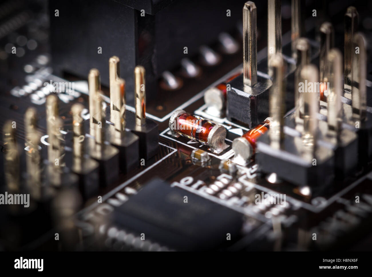 Collection électronique - fragment d'une carte de circuit imprimé avec des radioéléments Banque D'Images