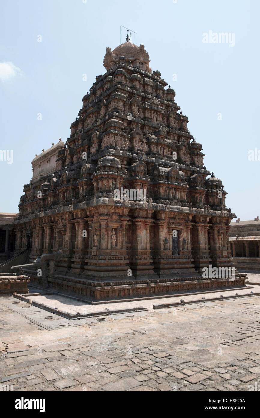 Complexe du Temple d'Airavatesvara, Darasuram, Tamil Nadu, Inde. Vue depuis le nord-ouest. Banque D'Images