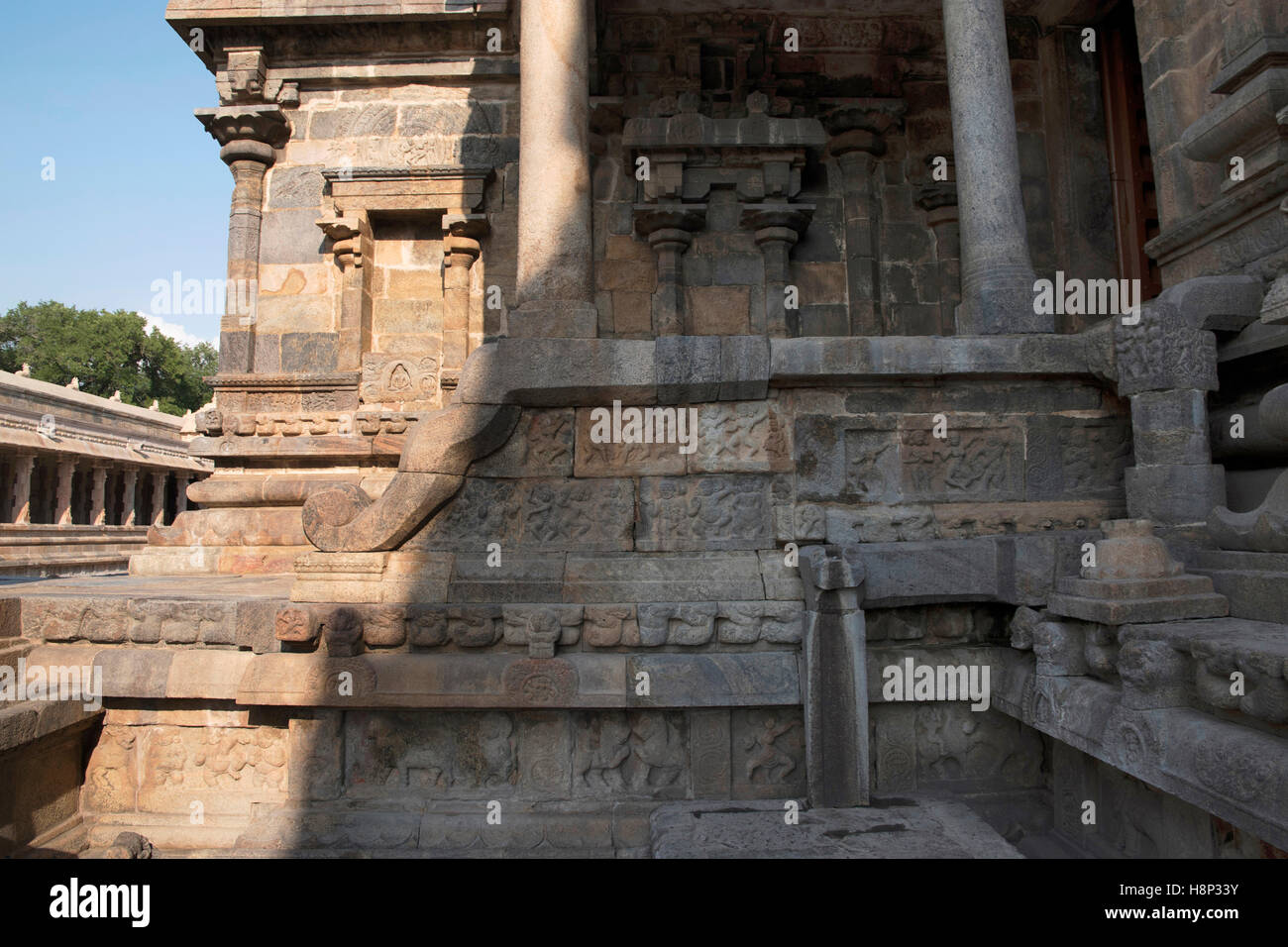 Entrée nord de la mukha-mandapa, Temple d'Airavatesvara, Darasuram, Tamil Nadu, Inde. Banque D'Images