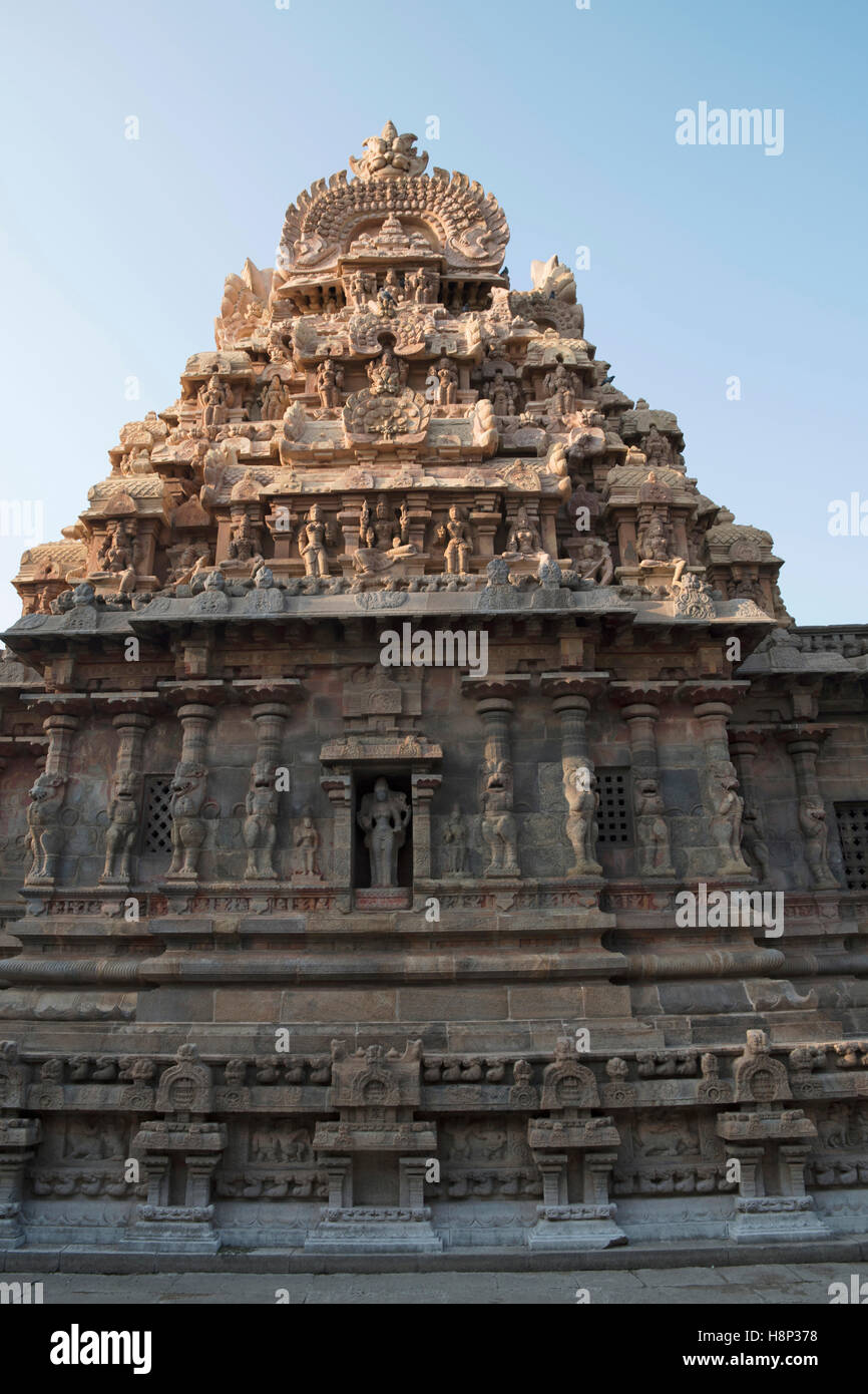Deivanayaki Amman de culte, à proximité de Temple d'Airavatesvara, Darasuram, Tamil Nadu, Inde. Vue depuis l'Ouest. Banque D'Images