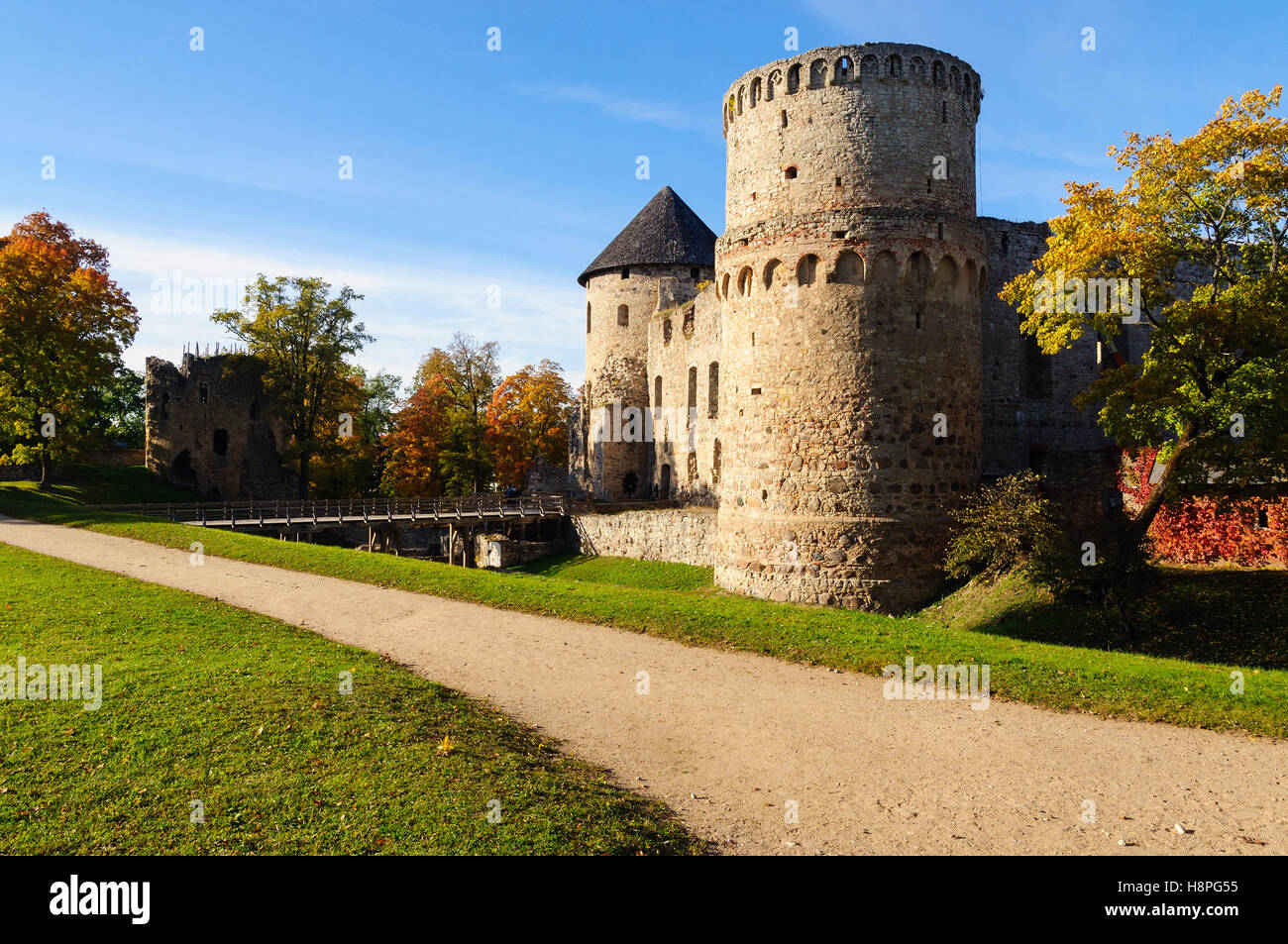 Ruines du château vieux à Cesis, ville Lettonie Banque D'Images