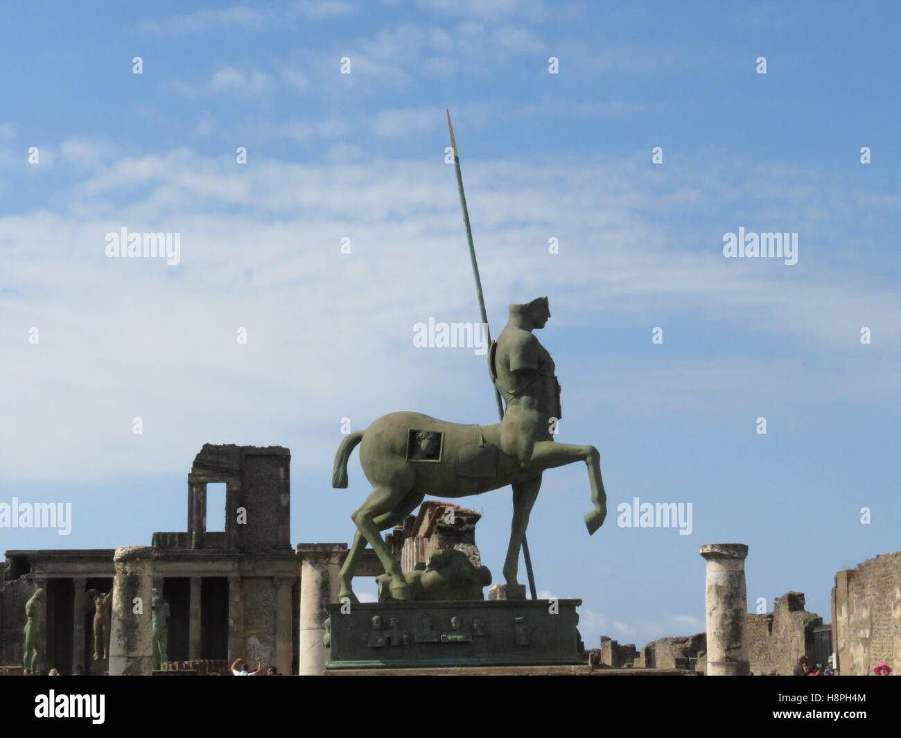Ruines à Popeii : sculpture d'Igor Mitoraj Banque D'Images