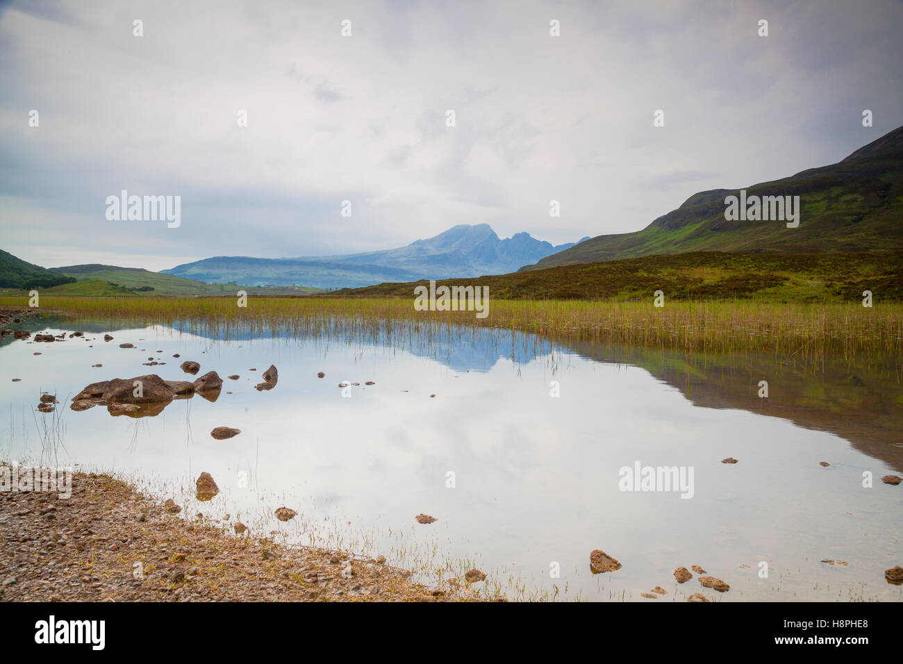 Refelection montagnes Cullin, île de Skye, Écosse Banque D'Images