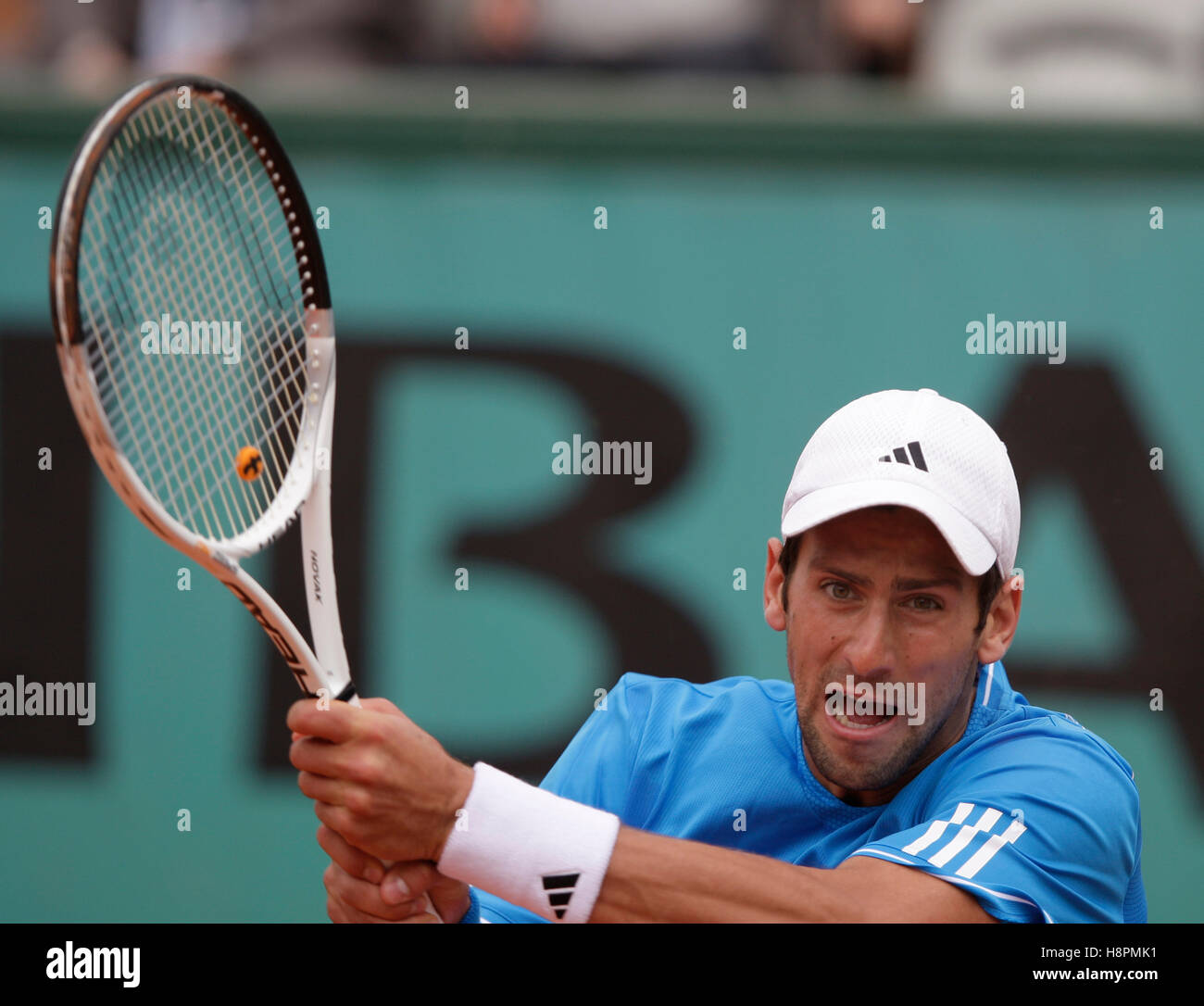 Novak Djokovic, Serbie, jouer a sauvé, tennis, l'ITF tournoi du Grand Chelem, Roland-Garros 2009, Roland Garros, Paris Banque D'Images