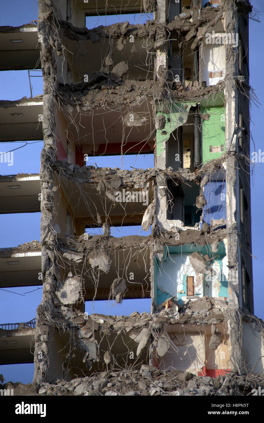 Démolition de la tour de Glasgow haut de blocs appartements ou de gratte-ciel Banque D'Images