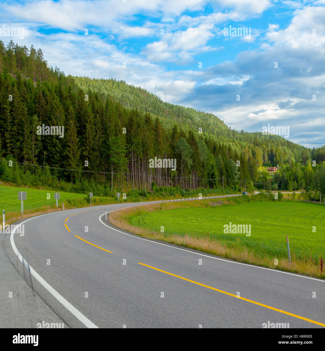 Route de la courbe, route de voyage, route d'exploration en Norvège, Europe. Banque D'Images