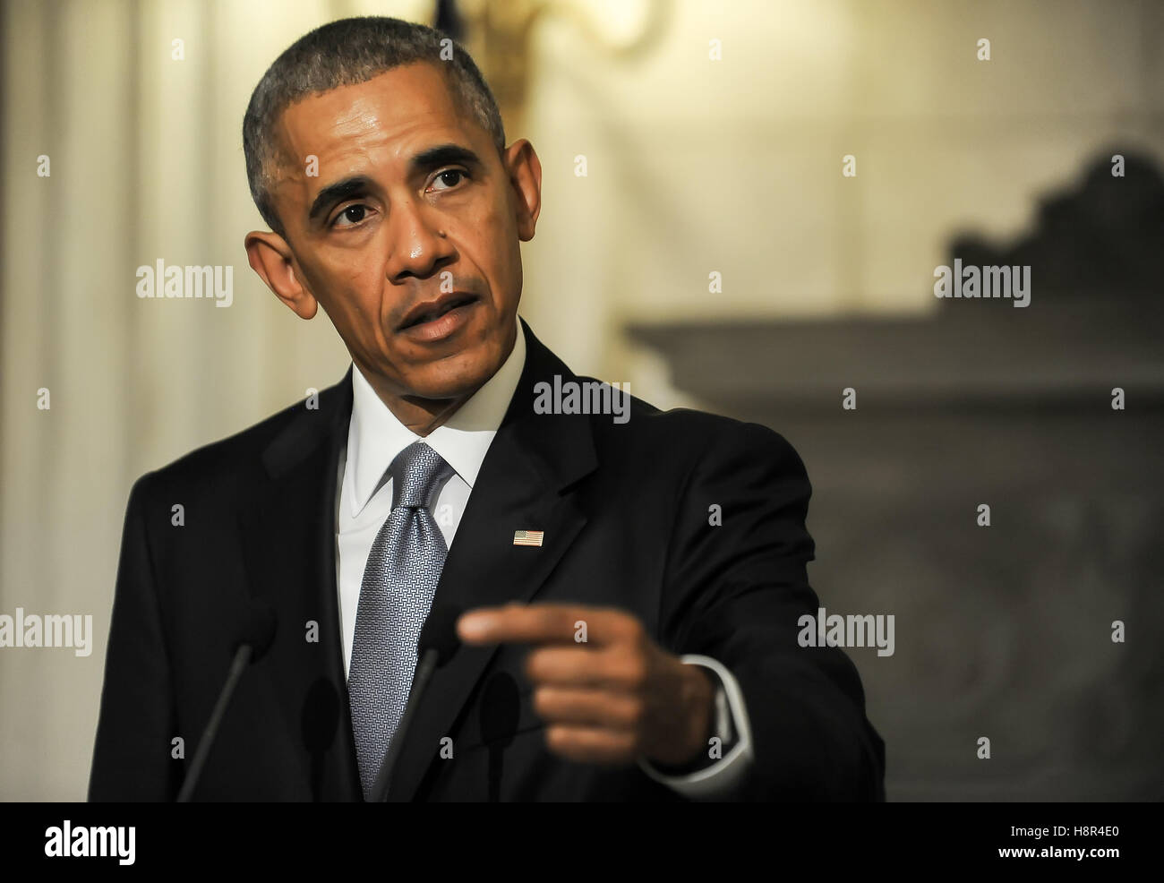 Athènes, Grèce. 15 Nov, 2016. Le président Barack Obama prend la parole lors d'une conférence de presse conjointe avec le Premier Ministre grec Alexis Tsipras participer à Maximos Mansion à Athènes : Crédit VASILIS VERVERIDIS/Alamy Live News Banque D'Images