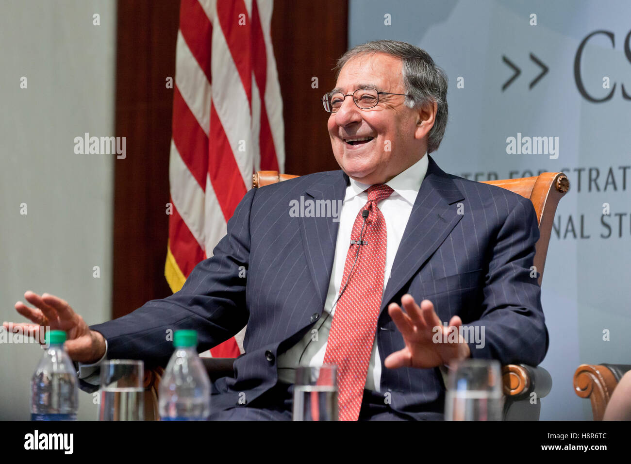 Washington, DC, États-Unis. , . Leon Panetta, ancien secrétaire à la Défense et directeur de la CIA, s'exprime au Center for Strategic & International Studies sur le lancement du programme « Turning point - A New Comprehensive Strategy for Relutter contre l'extrémisme violent ». Crédit: B Christopher/Alay Live News Banque D'Images