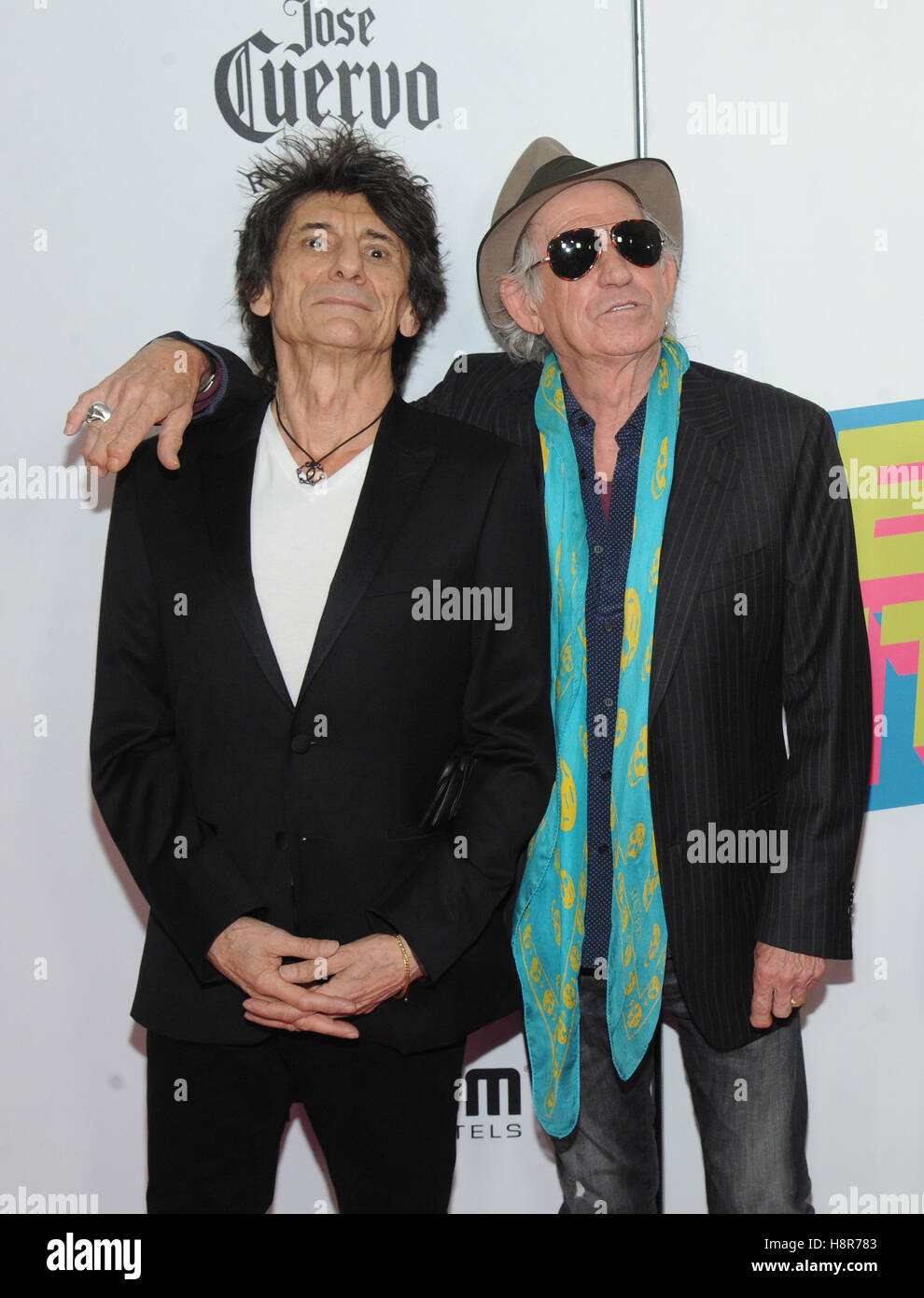 New York, NY, USA. 15 Nov, 2016. Ronnie Wood et Keith Richards des Rolling Stones à l'exhibitionnisme première à Industria Superstudio, le 15 novembre 2016 à New York. Crédit : John Palmer Punch Media/Alamy Live News Banque D'Images