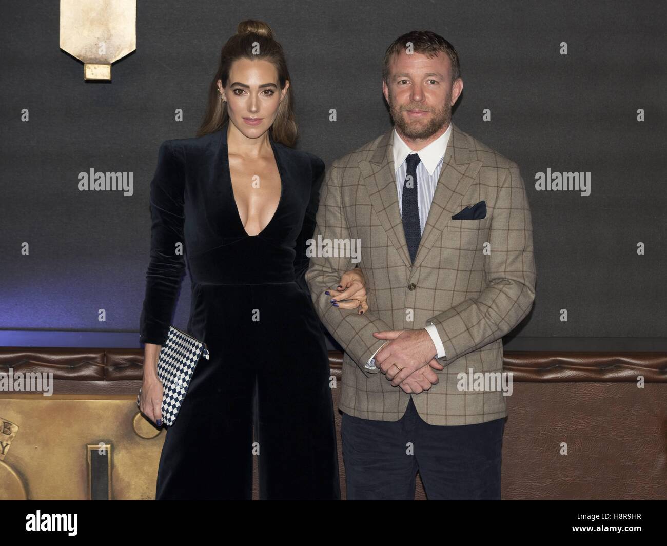 Londres, Royaume-Uni. 15 Nov, 2016. Jacqui Ainsley et Guy Ritchie, les animaux fantastiques et où les trouver - Première européenne. 15/11/2016 | Verwendung weltweit Crédit : afp/Alamy Live News Banque D'Images