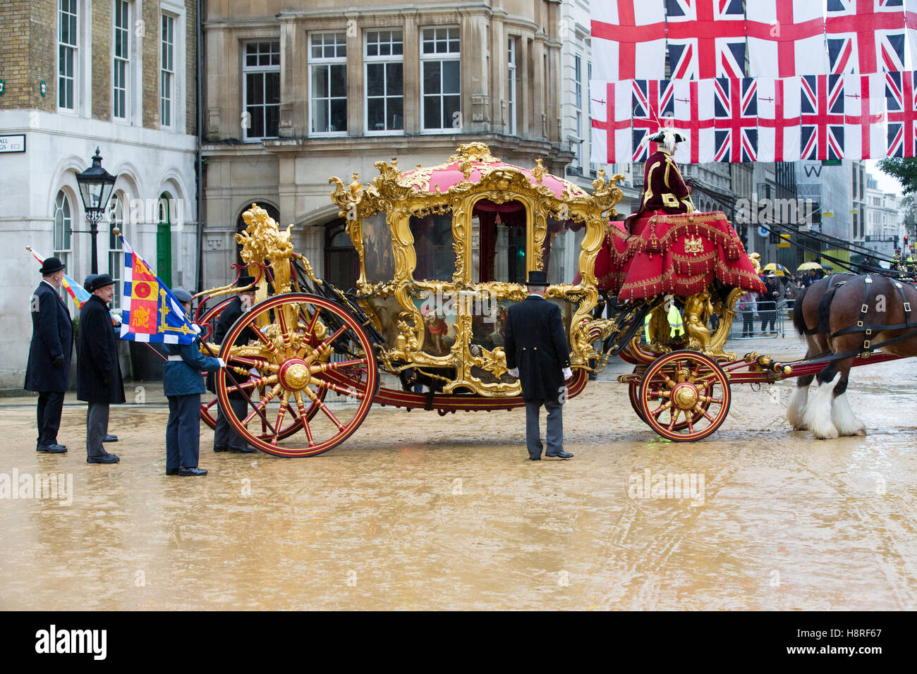 Le Seigneur attend du chariot du maire au Guildhall Square pour la 689th Lord Mayor, Andrew, Palmley à bord pour la procession Banque D'Images