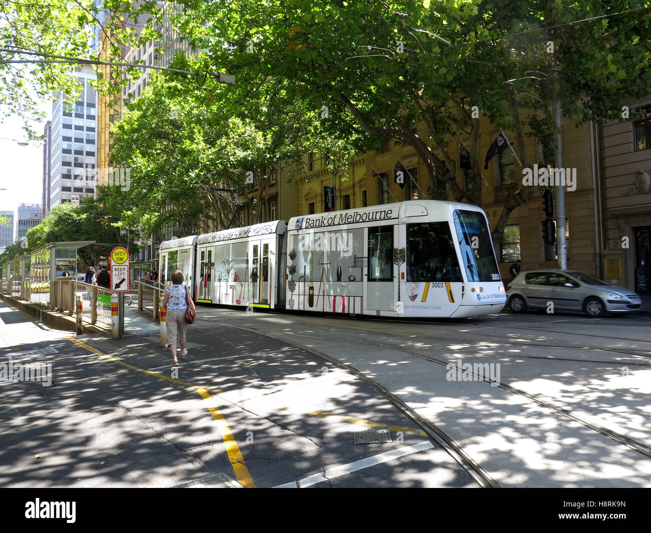 Tramway de Melbourne moderne les nouvelles du quartier central des affaires. Banque D'Images