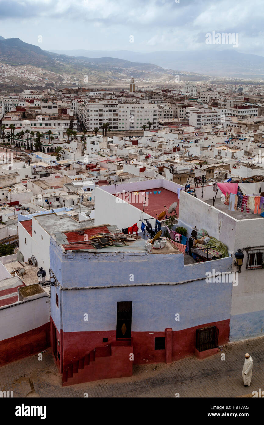 Une vue de la ville de Tétouan en regardant vers les montagnes du Rif, Tétouan, Maroc Banque D'Images