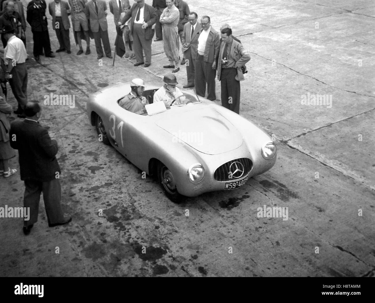 EIFELRENNEN 1952 Mercedes 300SL SPYDER STANDS O'HEAD Banque D'Images