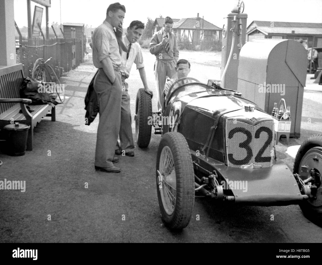 MACLURE RILEY BROOKLANDS PADDOCK Banque D'Images