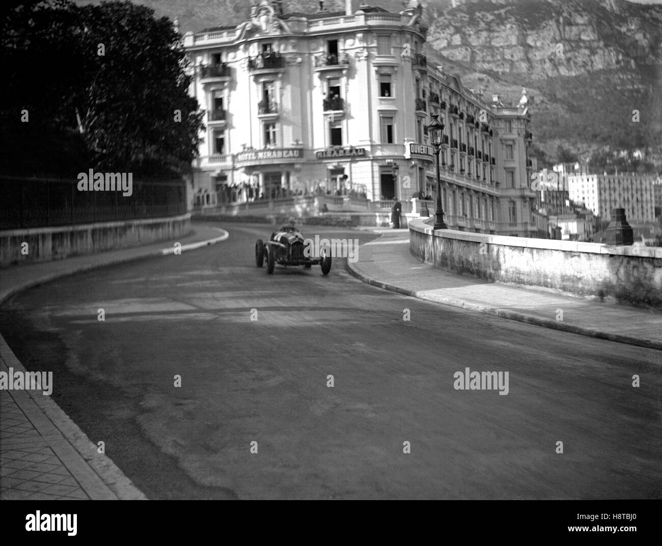 MONACO GP ALFA ROMEO ENTRANT EN ÉPINGLE 2 STATION Banque D'Images