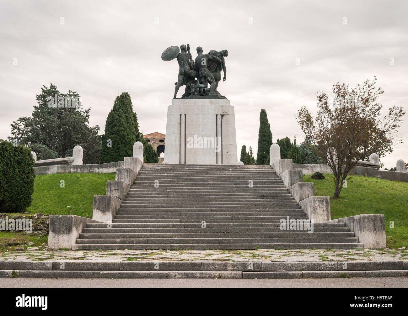 Monument sur la colline de San Giusto à Trieste dans le Frioul-Vénétie julienne Région de l'italie Banque D'Images