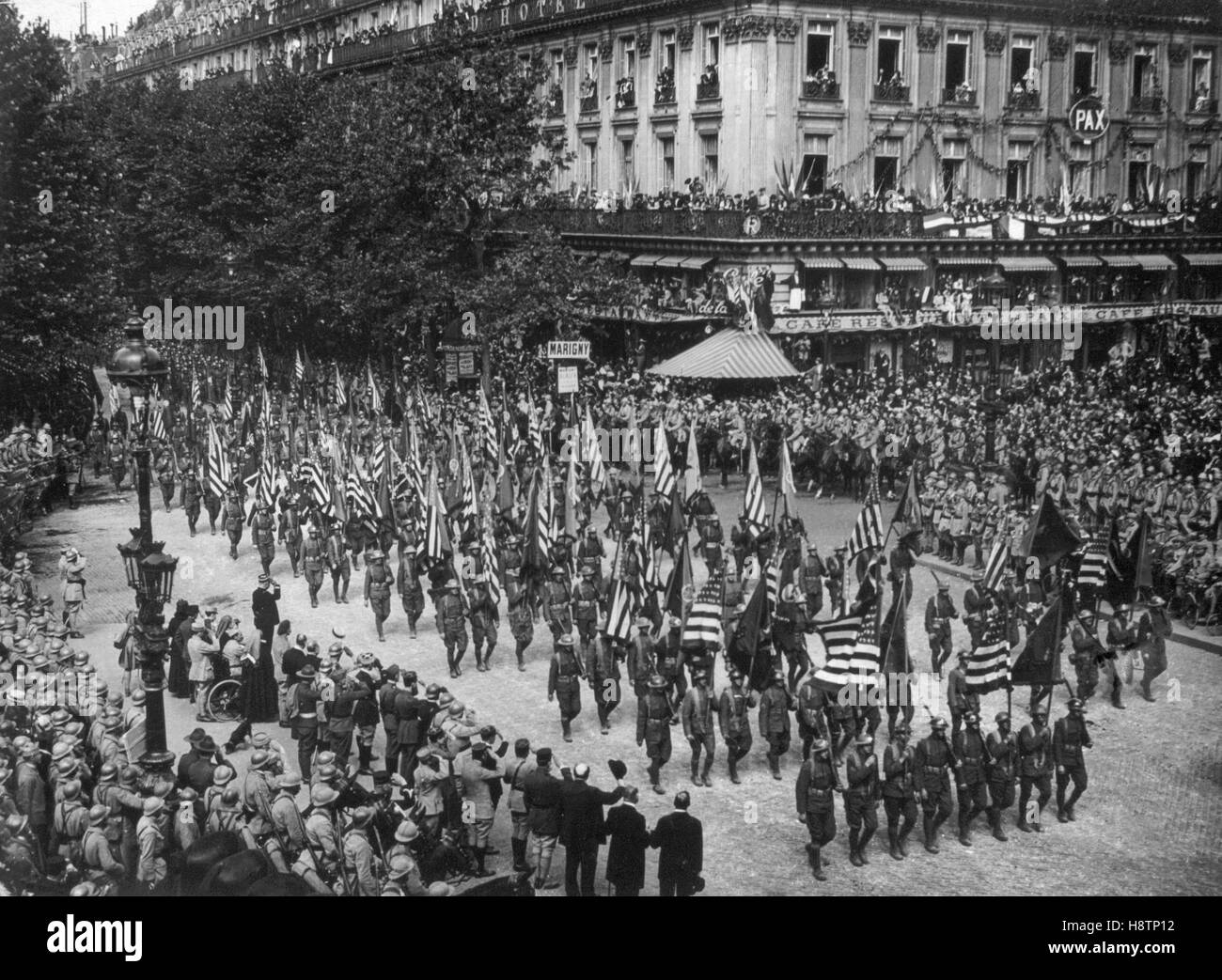 Photographie ; Défilé de l'armée américaine à Paris pendant la première guerre mondiale Banque D'Images