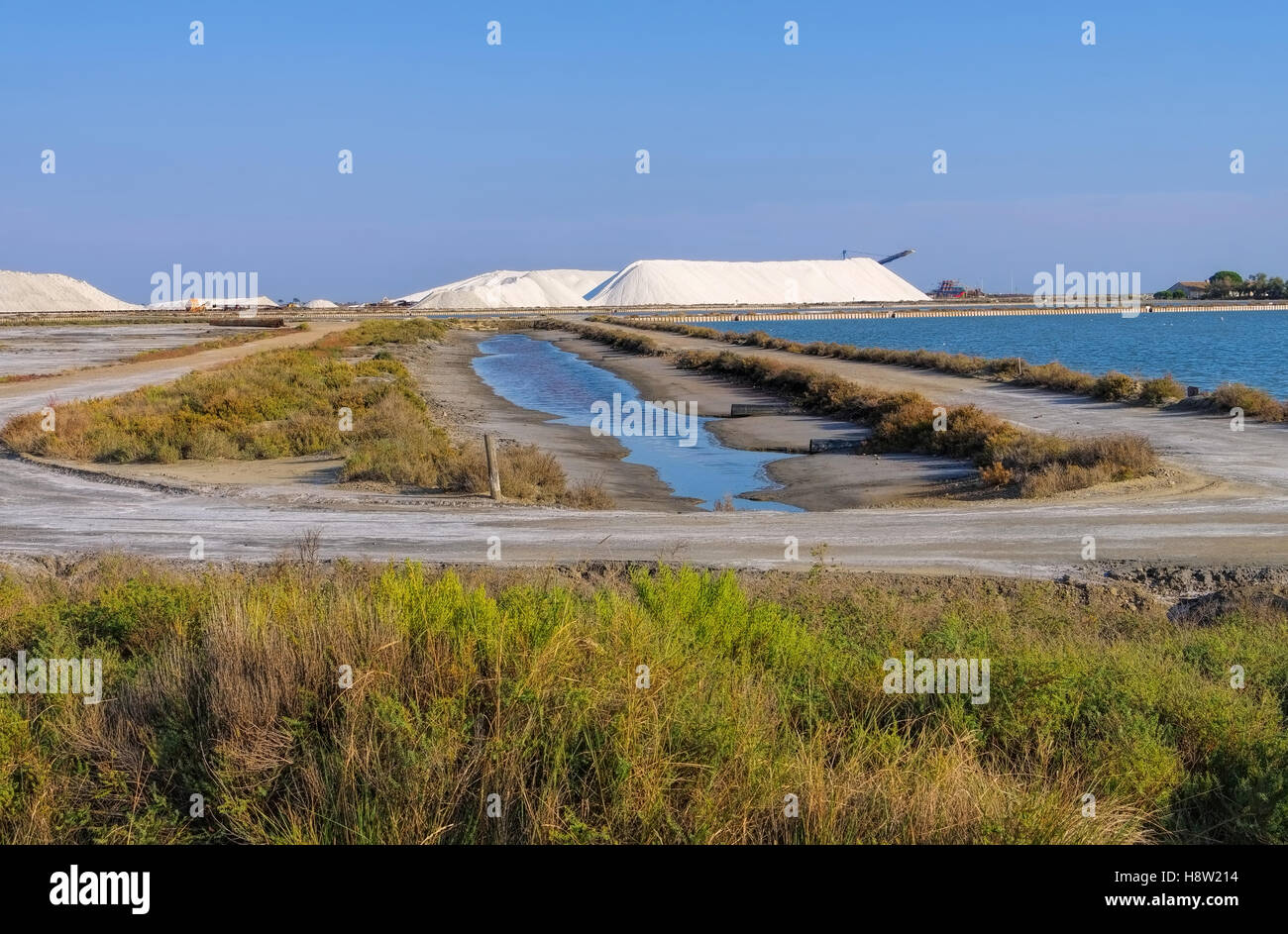 Camargue - Saline salines en Camargue, dans le sud de la France Banque D'Images