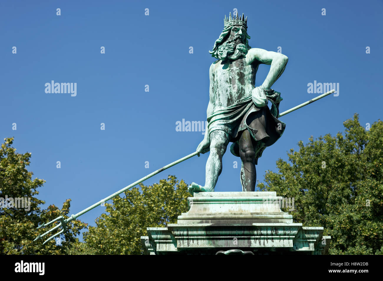 Sculpture de l'eau romain dieu Neptune, parc municipal de Nuremberg, Middle Franconia, Franconia, Bavaria, Germany Banque D'Images