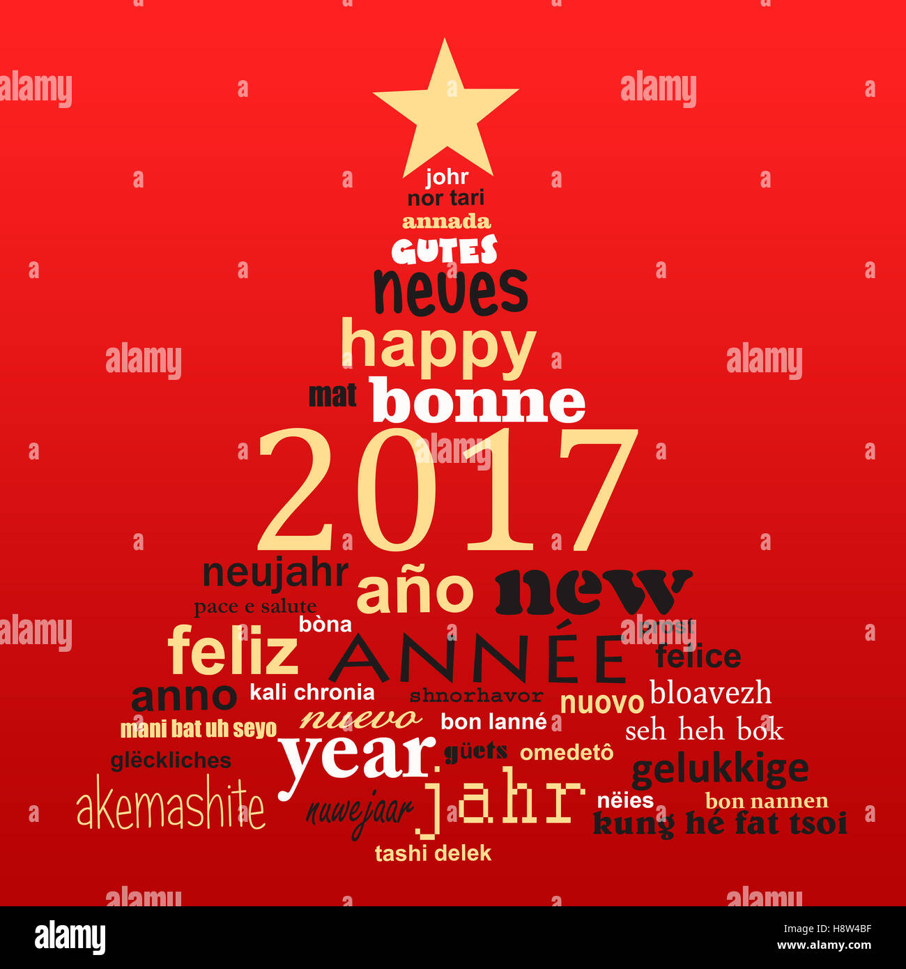 Nouvel an 2017 nuage de mots de texte multilingue carte de souhaits sous la forme d'un arbre de Noël Banque D'Images