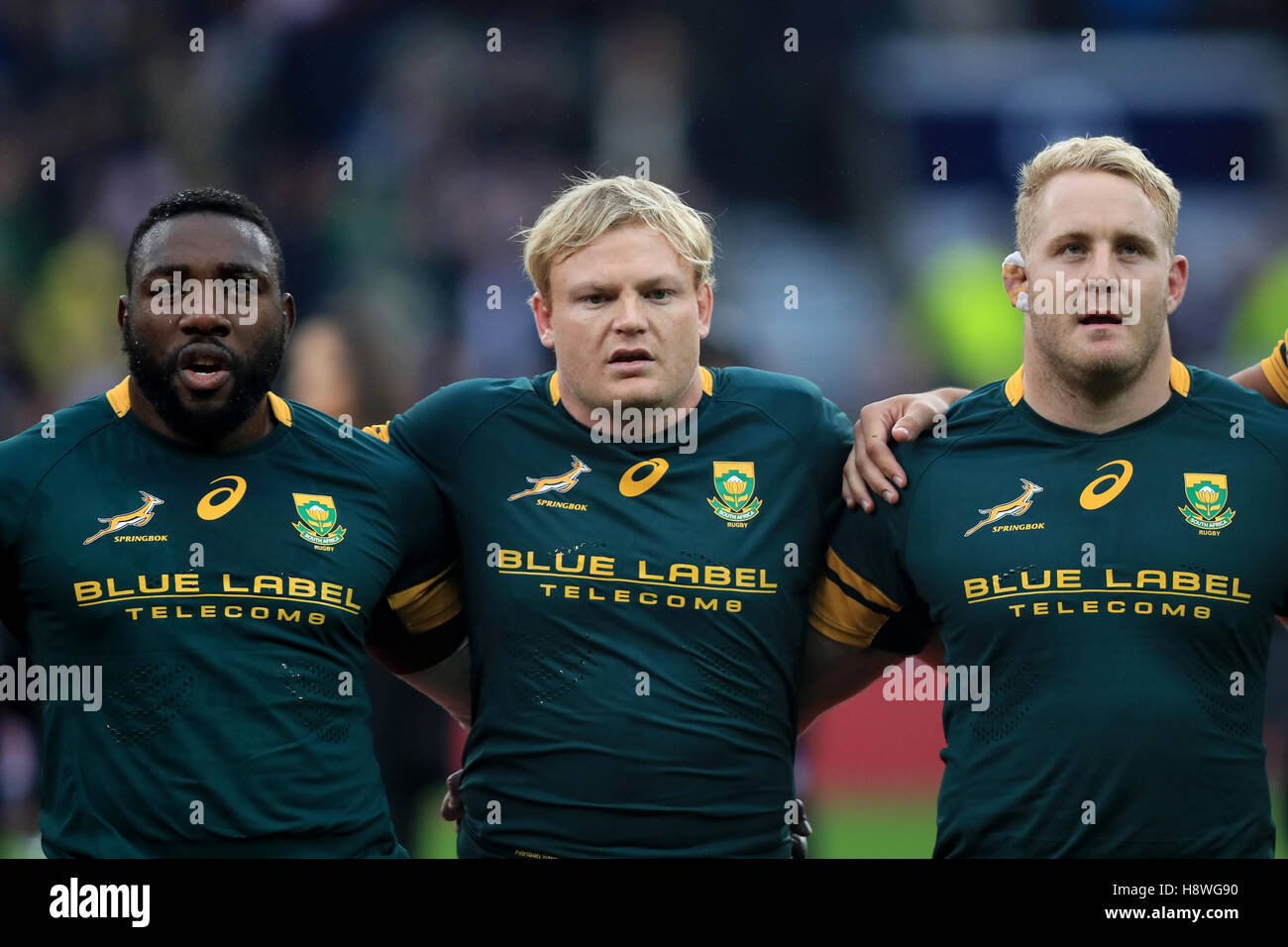 (Gauche-droite) Tendai Mtawarira de l'Afrique du Sud, Adrian Strauss et Vincent Koch au cours de l'automne International match à Twickenham Stadium, Londres. Banque D'Images