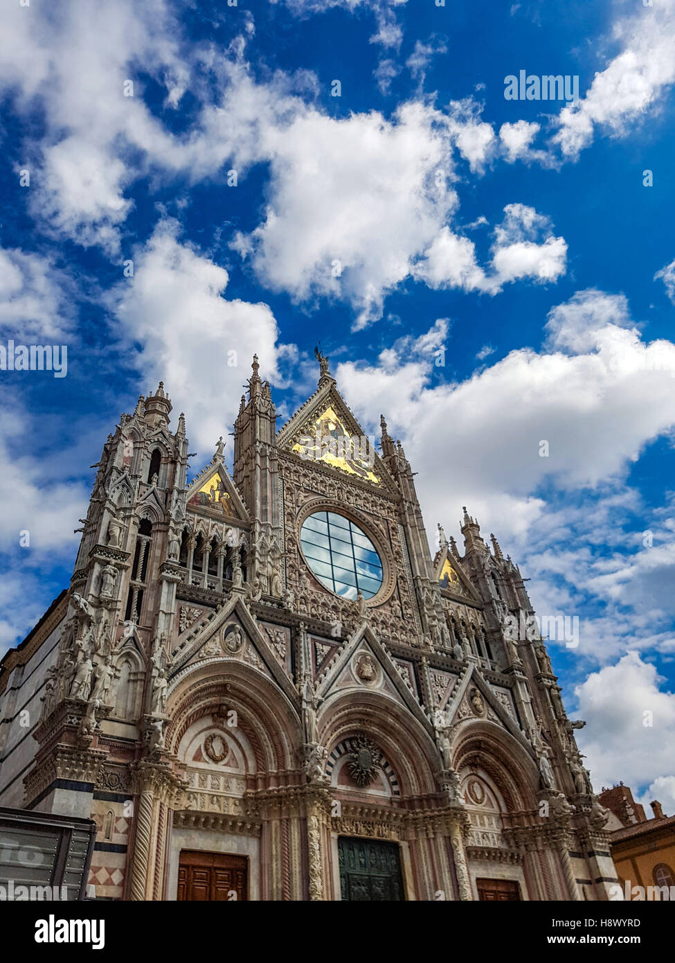 Façades et détails architecturaux de la cathédrale Duomo, la cathédrale de Sienne, Italie Banque D'Images