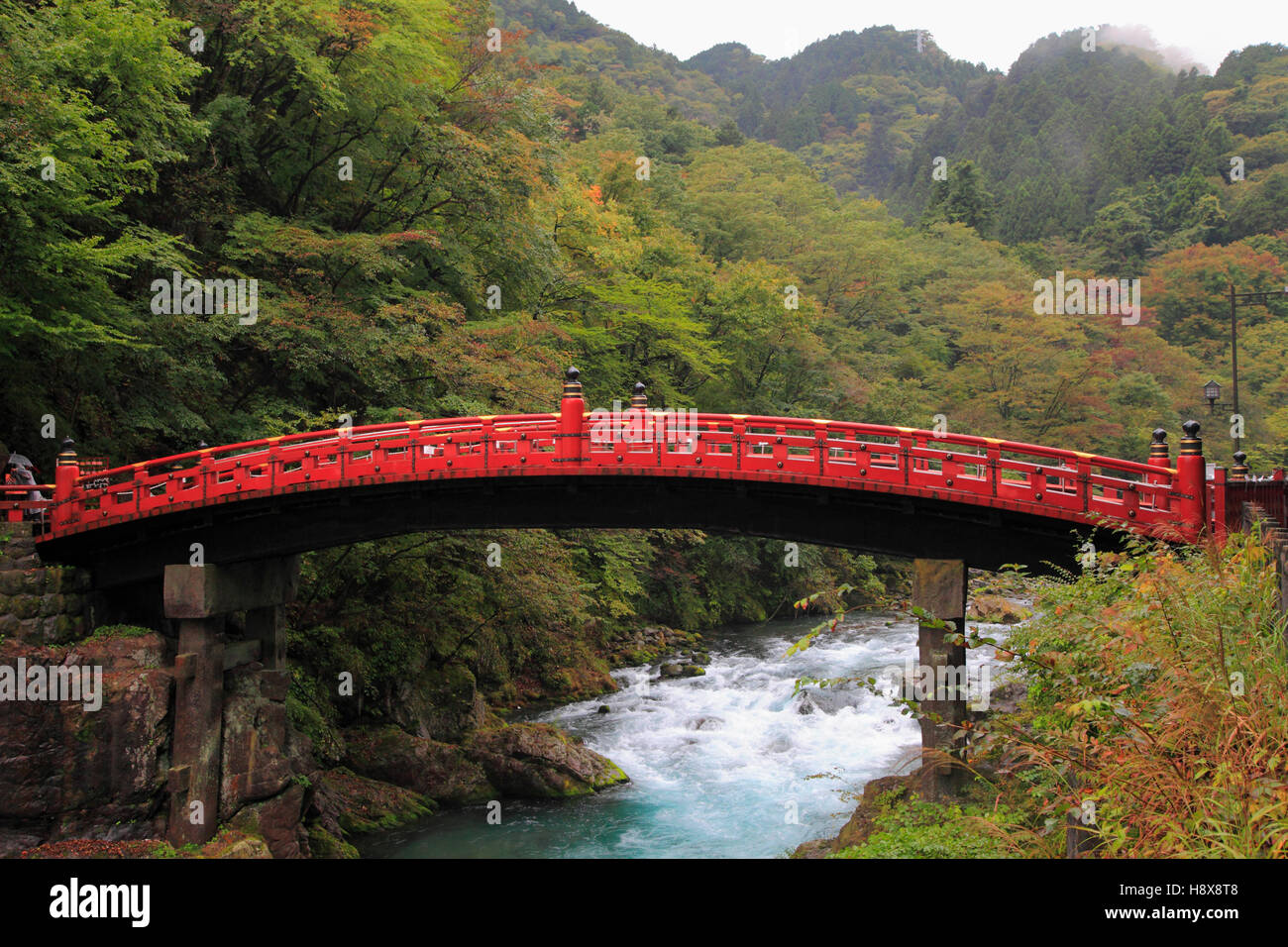 Japon, Nikko, Pont Shinkyo, rivière Daiya, Banque D'Images