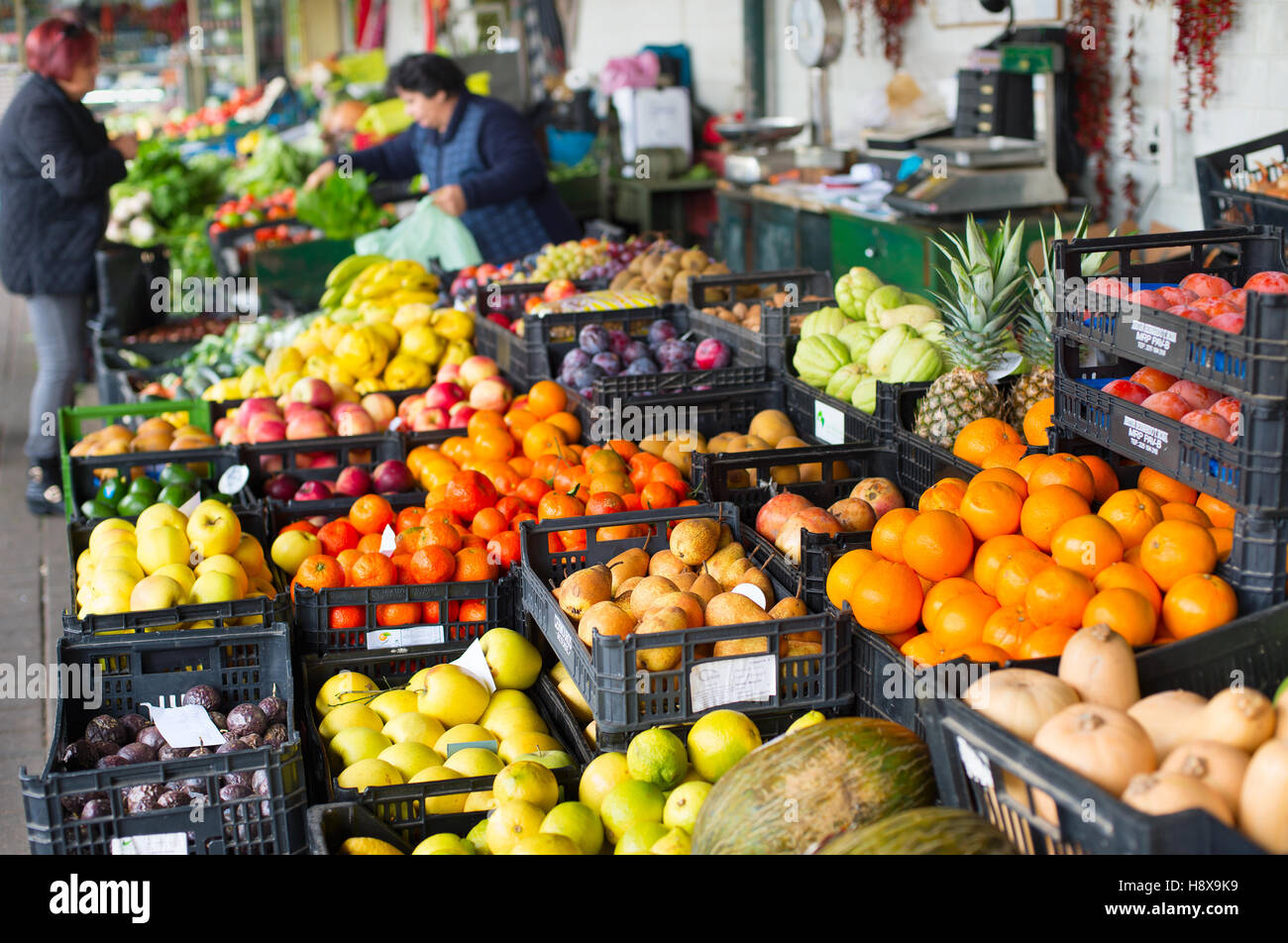 Étal de fruits et légumes à Porto marché. Portugal Banque D'Images