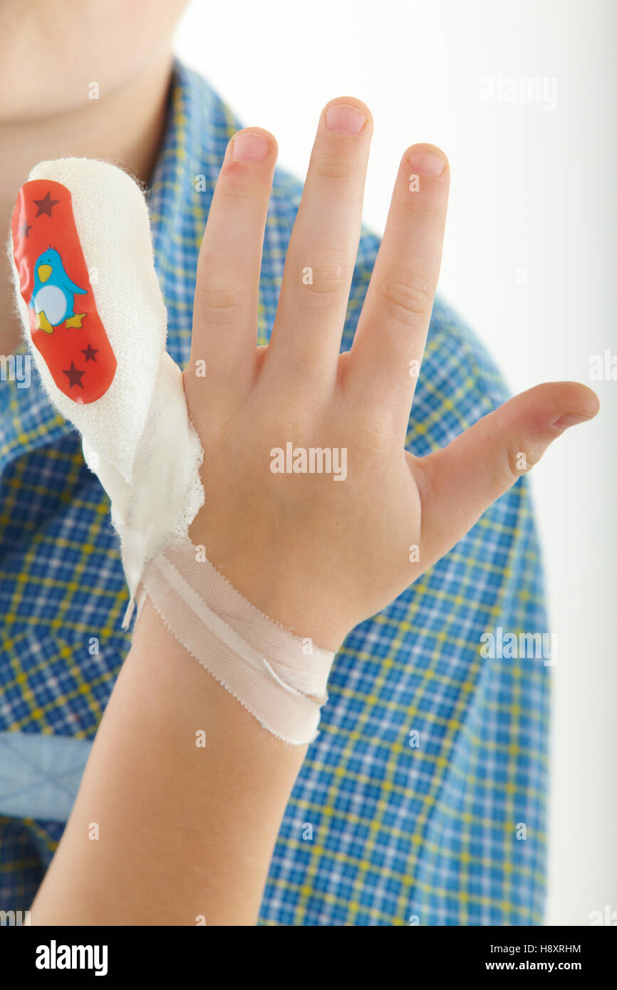 Child bandage on little finger Banque de photographies et d'images à haute  résolution - Alamy