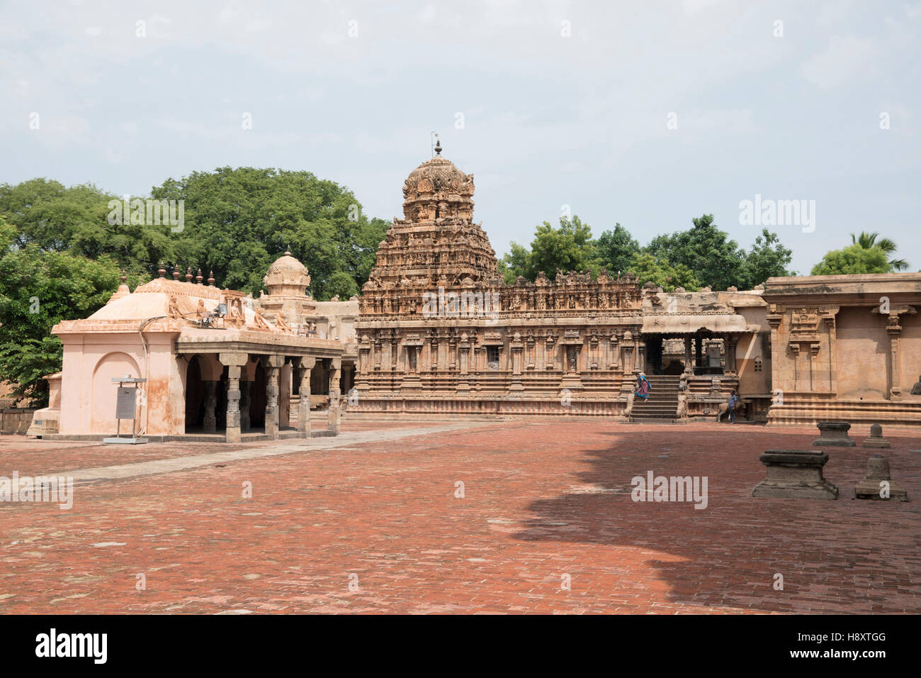 Subrahmanyam culte, Temple de Brihadisvara complexe, Tanjore, Tamil Nadu, Inde. Vue depuis le sud-ouest. Banque D'Images