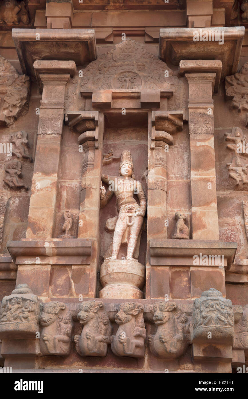 Shiva comme pelle,1943-, créneau sur le nord du mur, Temple de Brihadisvara, Tanjore, Tamil Nadu, Inde. Banque D'Images