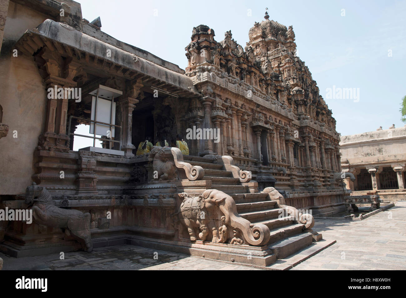 Entrée nord de mandapa, Subrahmanyam culte, Temple de Brihadisvara complexe, Tanjore, Tamil Nadu, Inde. Vue depuis le nord-est. Banque D'Images