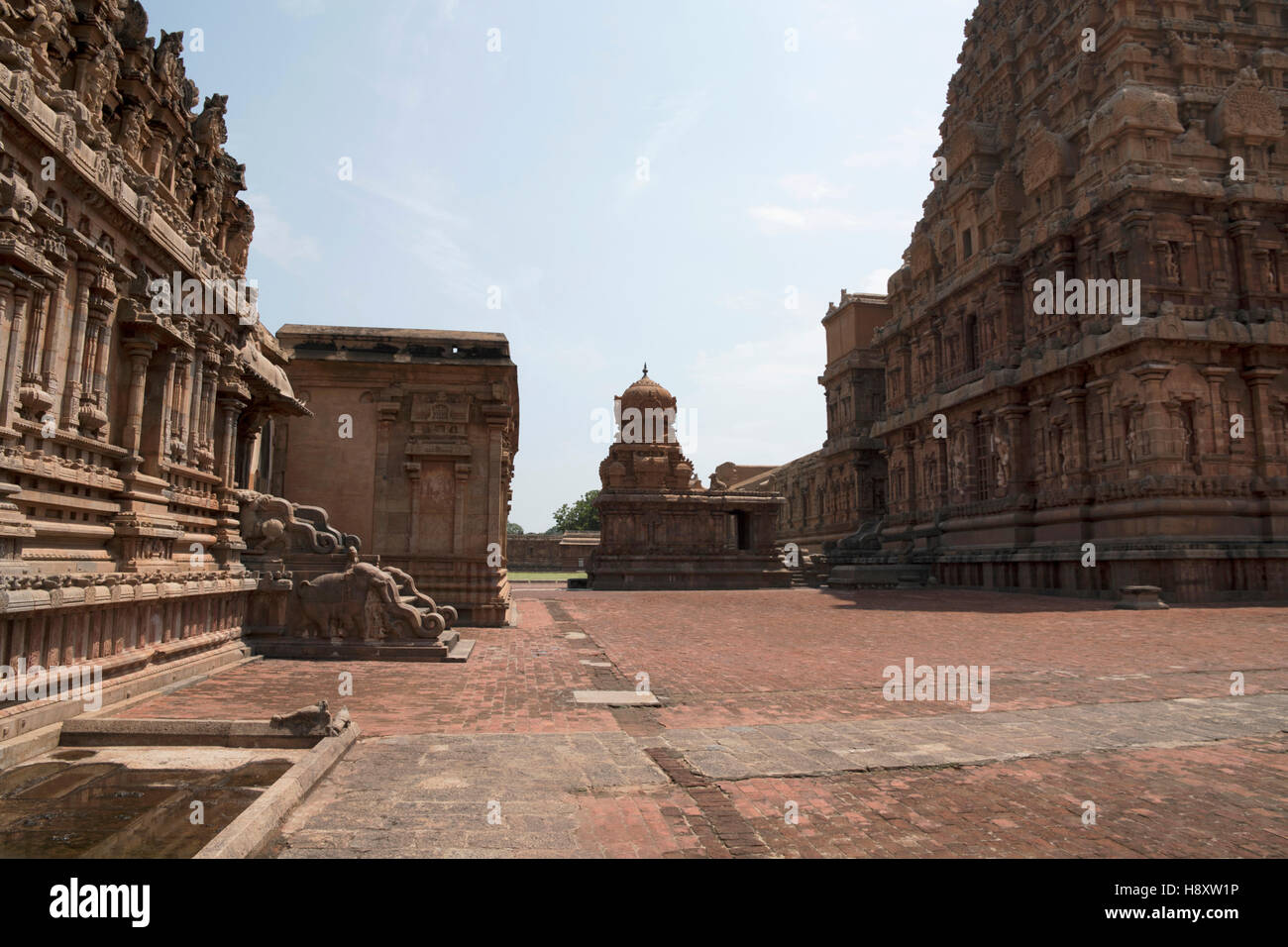 Complexe du Temple de Brihadisvara, Tanjore, Tamil Nadu, Inde. Vue depuis le nord-ouest. Banque D'Images