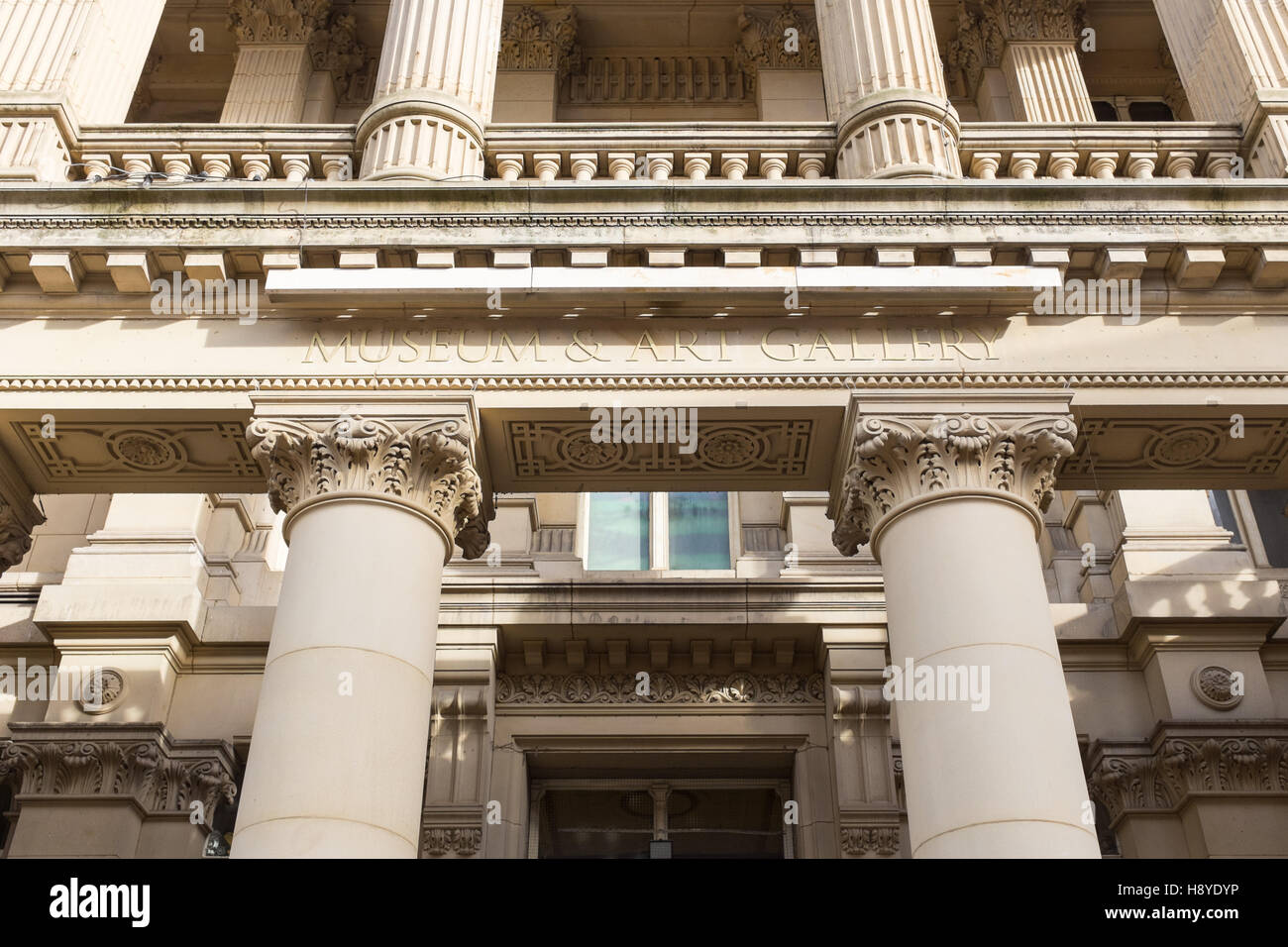 Entrée de Birmingham Museum and Art Gallery Banque D'Images