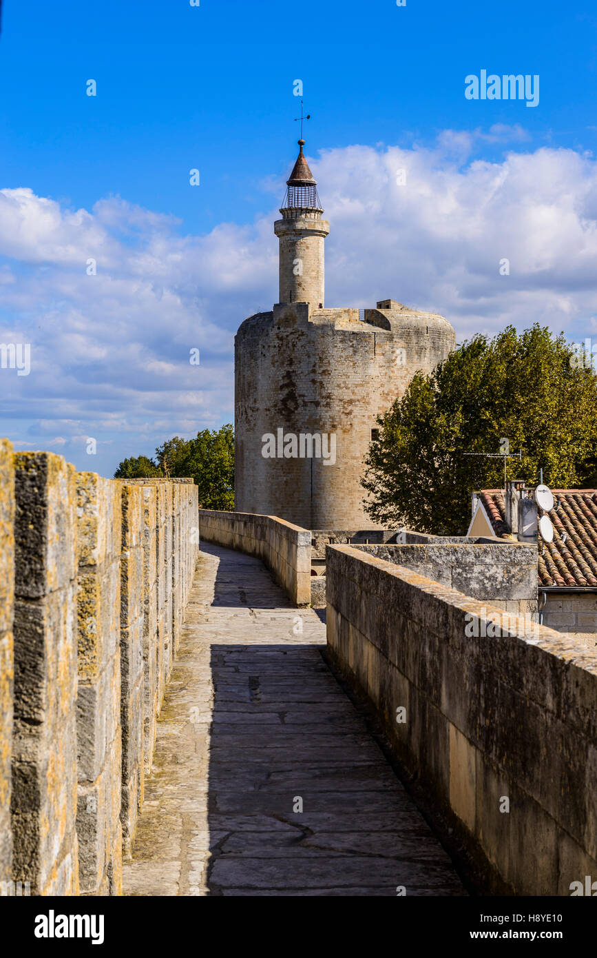 La tour de Constance vue des remparts Aigues Mortes Camargue France Banque D'Images