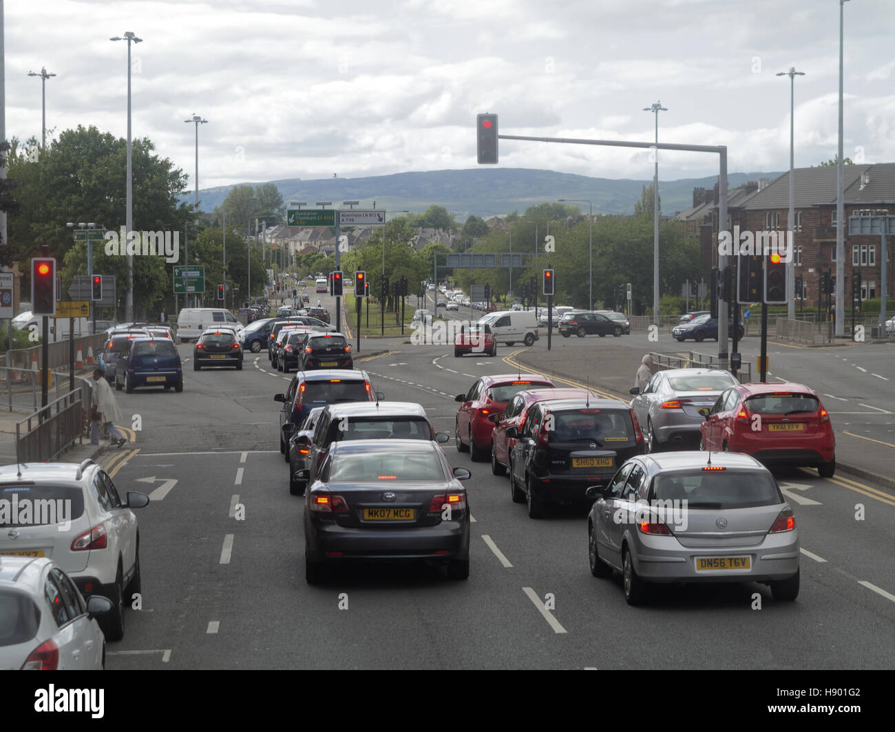 Trafic lourd Anniesland traverser l'intersection la plus achalandée en Europe et de Great Western Road Banque D'Images